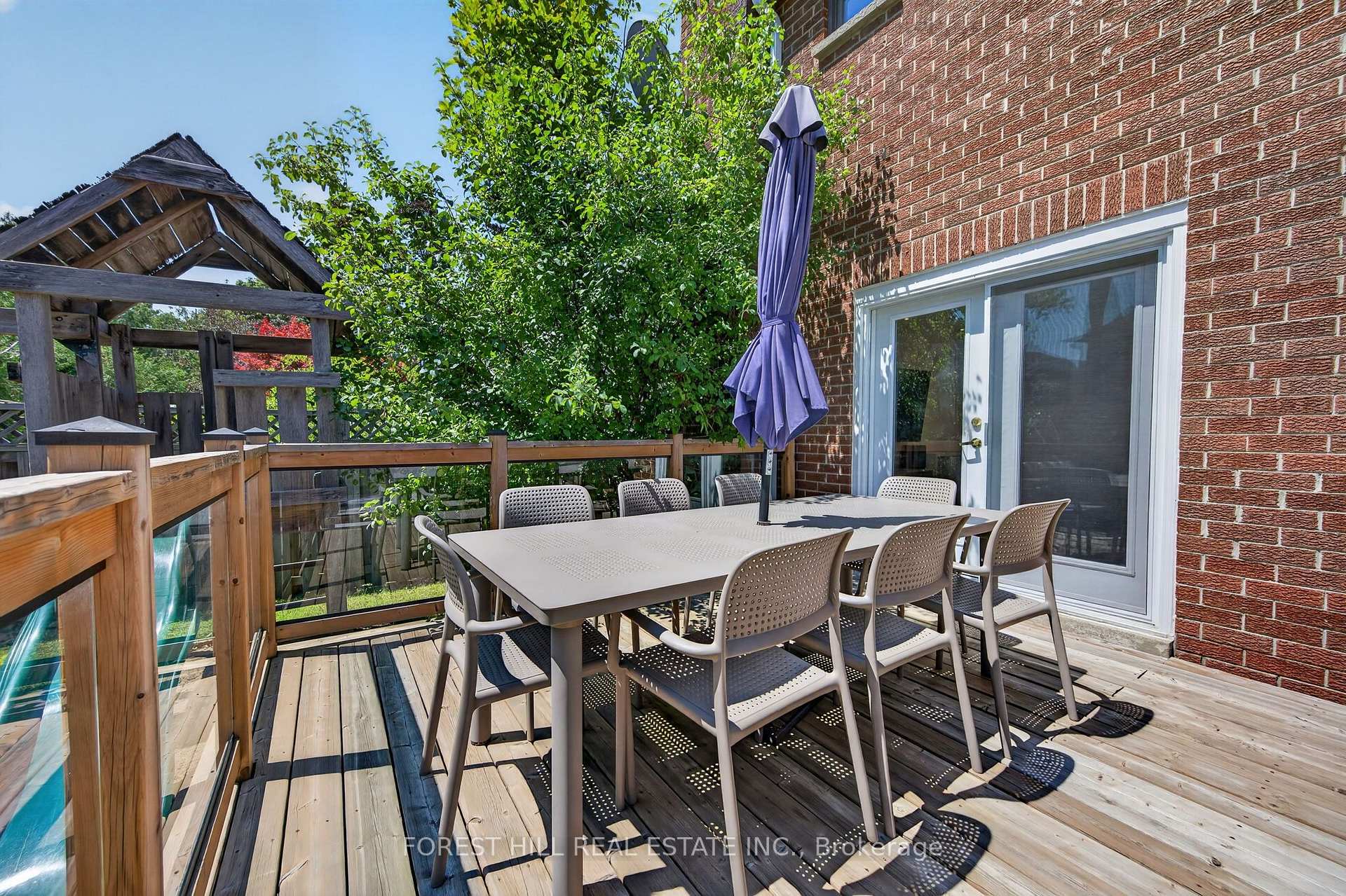 Photo 33 of 38 Crystal Drive, Richmond Hill, Mill Pond — HOMEH