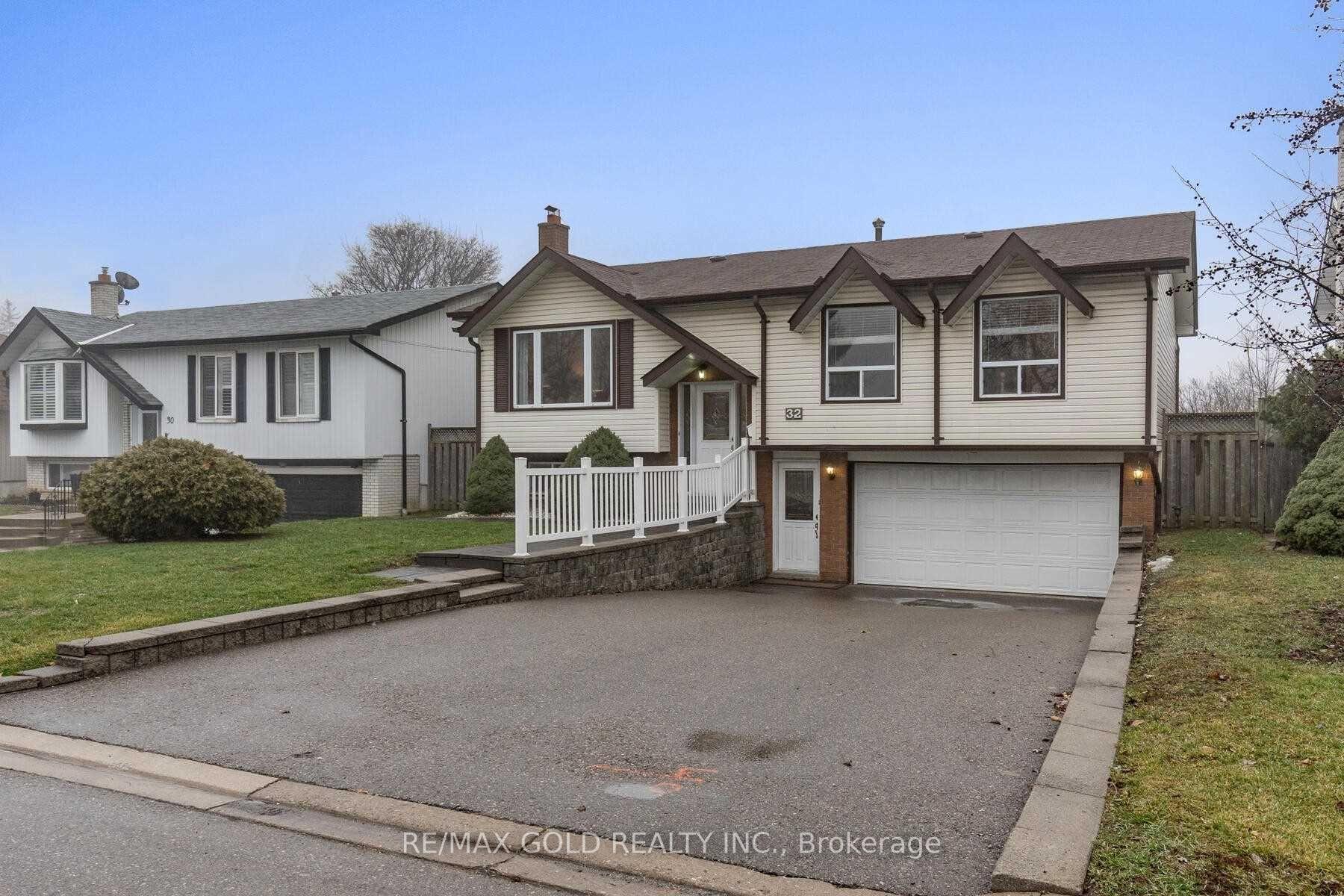 Photo 2 of 32 Glenforest Road, Brampton, Northgate — HOMEH