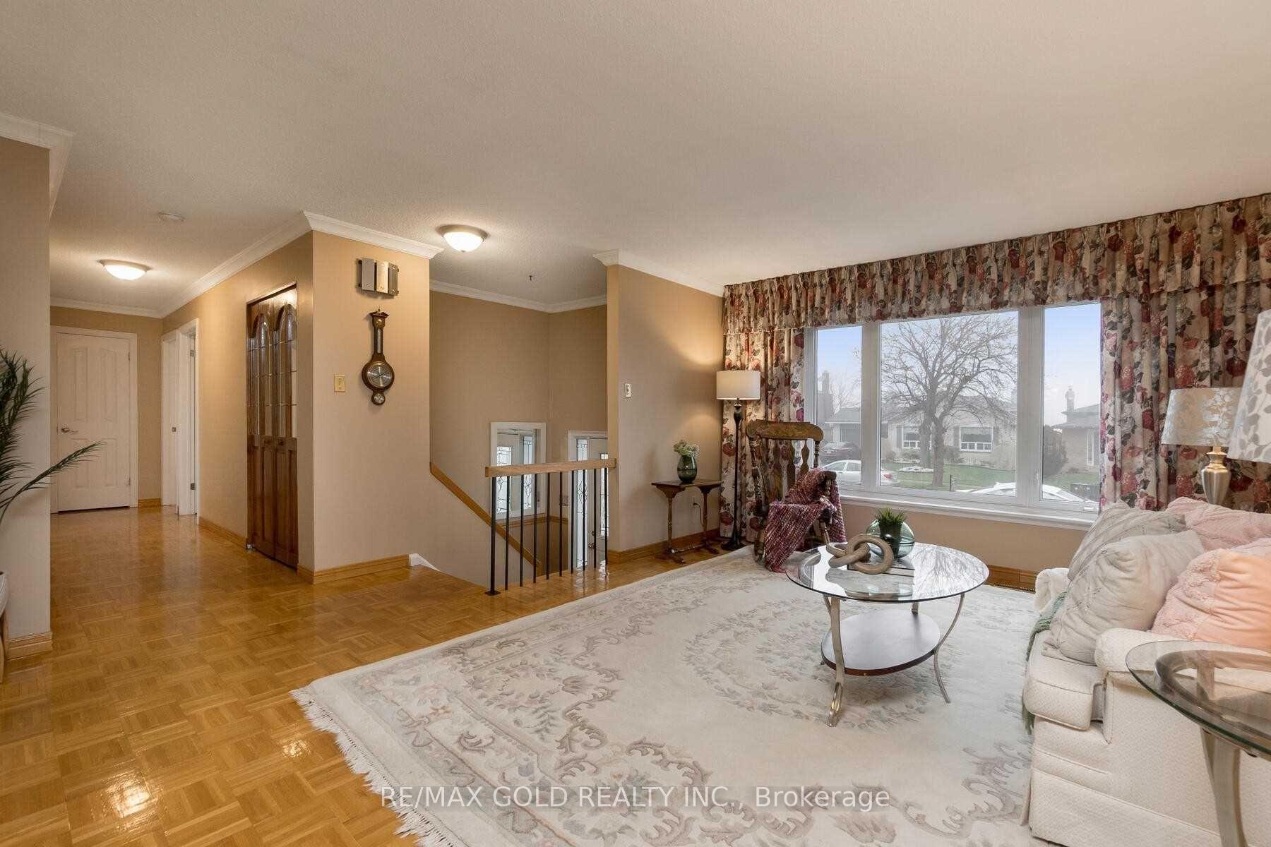 Photo 7 of 32 Glenforest Road, Brampton, Northgate — HOMEH