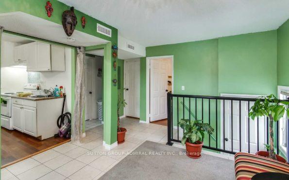 Photo 2 of Unit Upper, 2538 Weston Road, North York, Humberlea-Pelmo Park — HOMEH