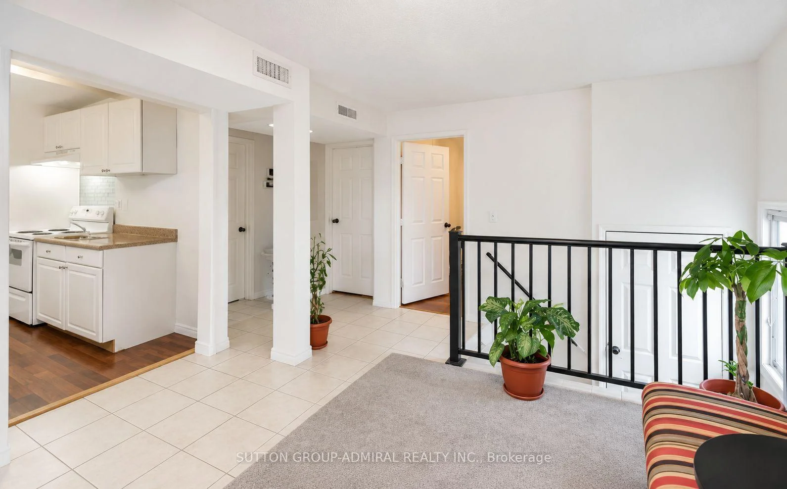 Photo 5 of Unit Upper, 2538 Weston Road, North York, Humberlea-Pelmo Park — HOMEH
