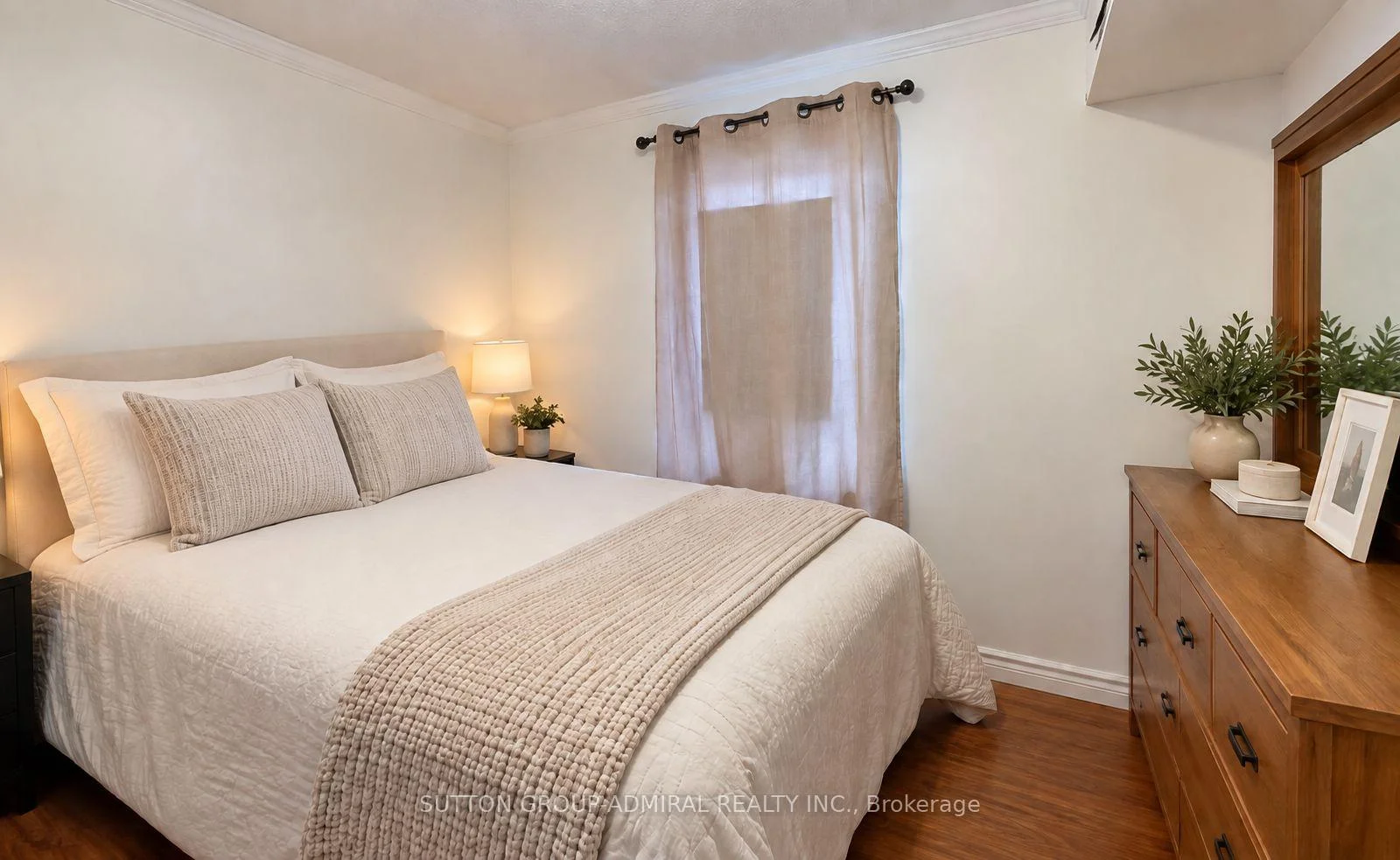 Photo 14 of Unit Upper, 2538 Weston Road, North York, Humberlea-Pelmo Park — HOMEH