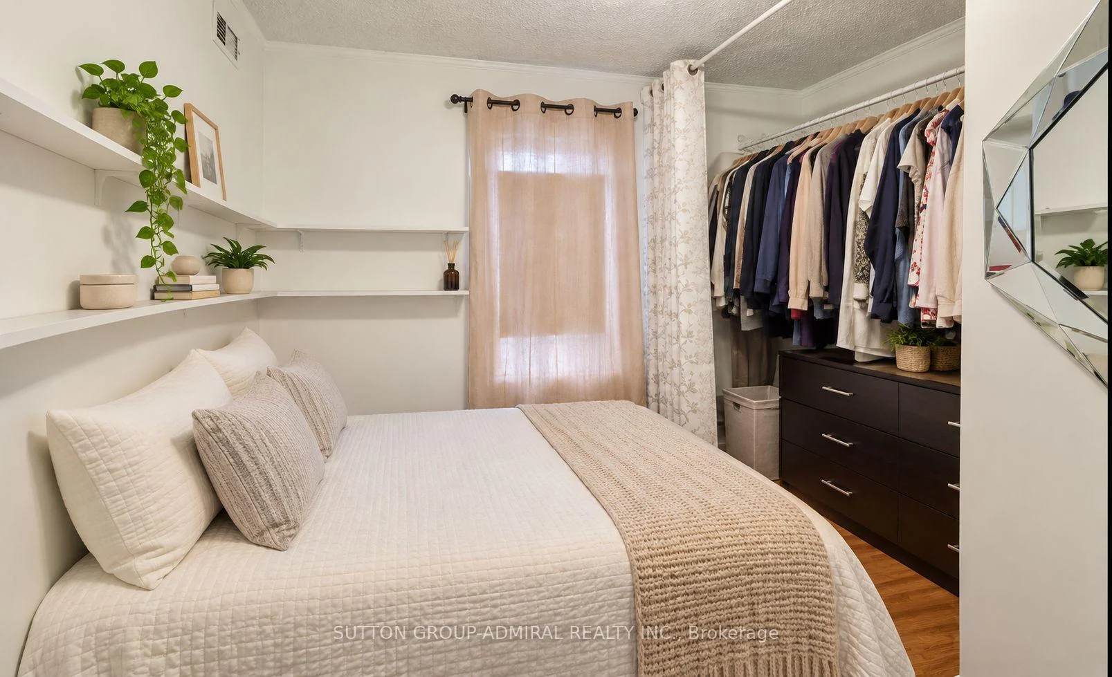 Photo 19 of Unit Upper, 2538 Weston Road, North York, Humberlea-Pelmo Park — HOMEH
