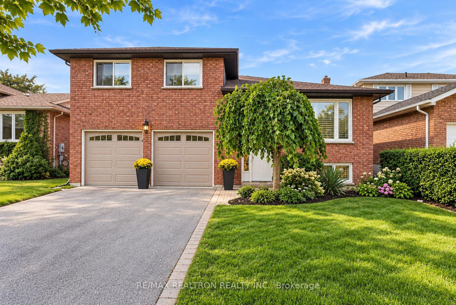 Photo 1 of 18 Castille Crescent, Georgina, Keswick South — HOMEH