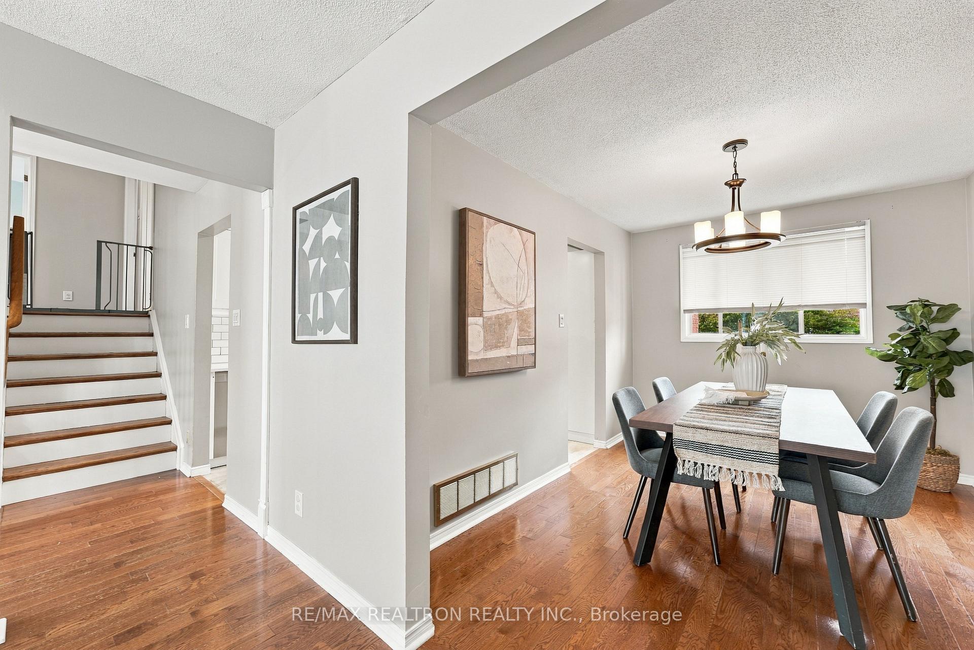 Photo 13 of 18 Castille Crescent, Georgina, Keswick South — HOMEH