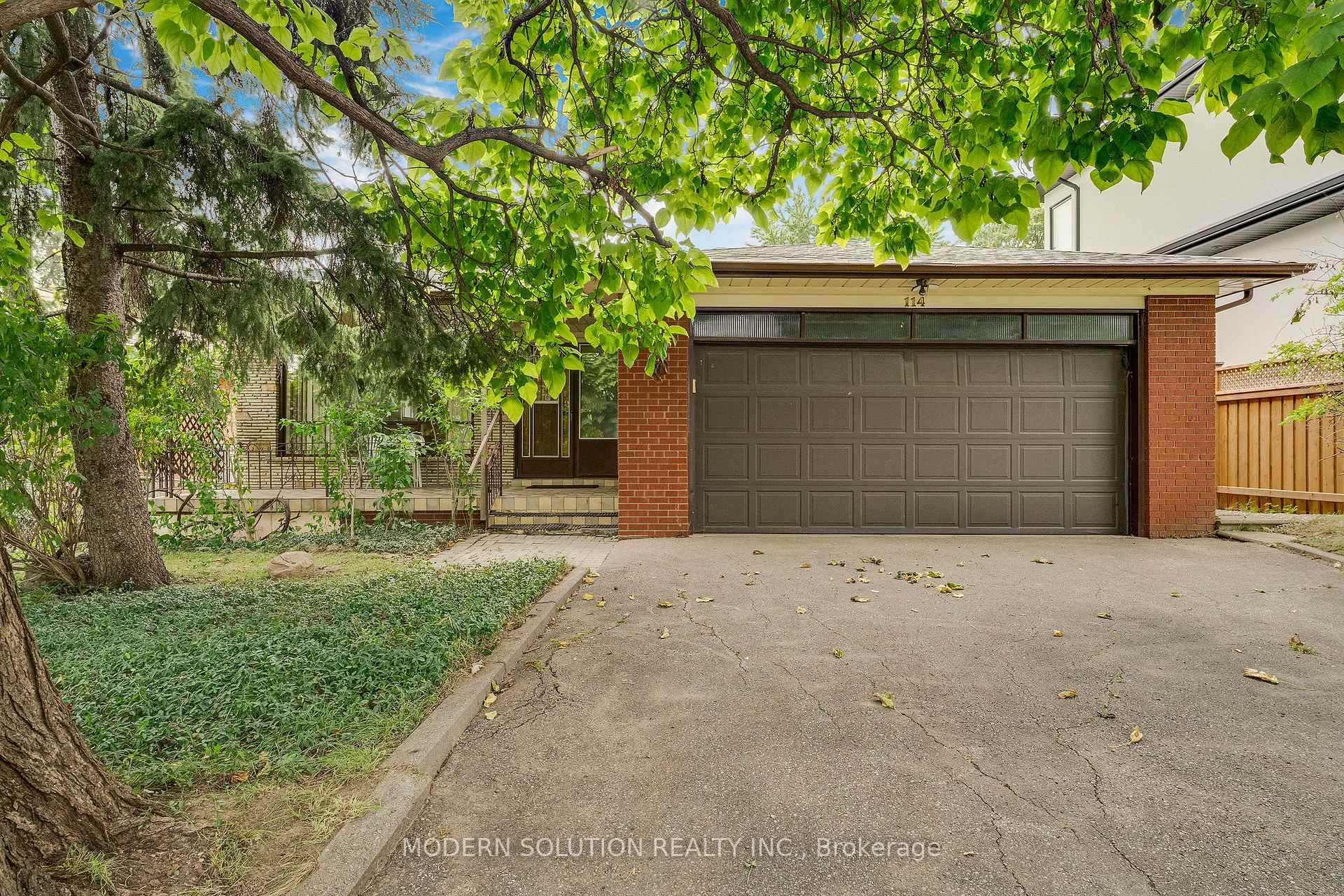 Photo 1 of 114 Elmcrest Road, Etobicoke, Eringate-Centennial-West Deane — HOMEH