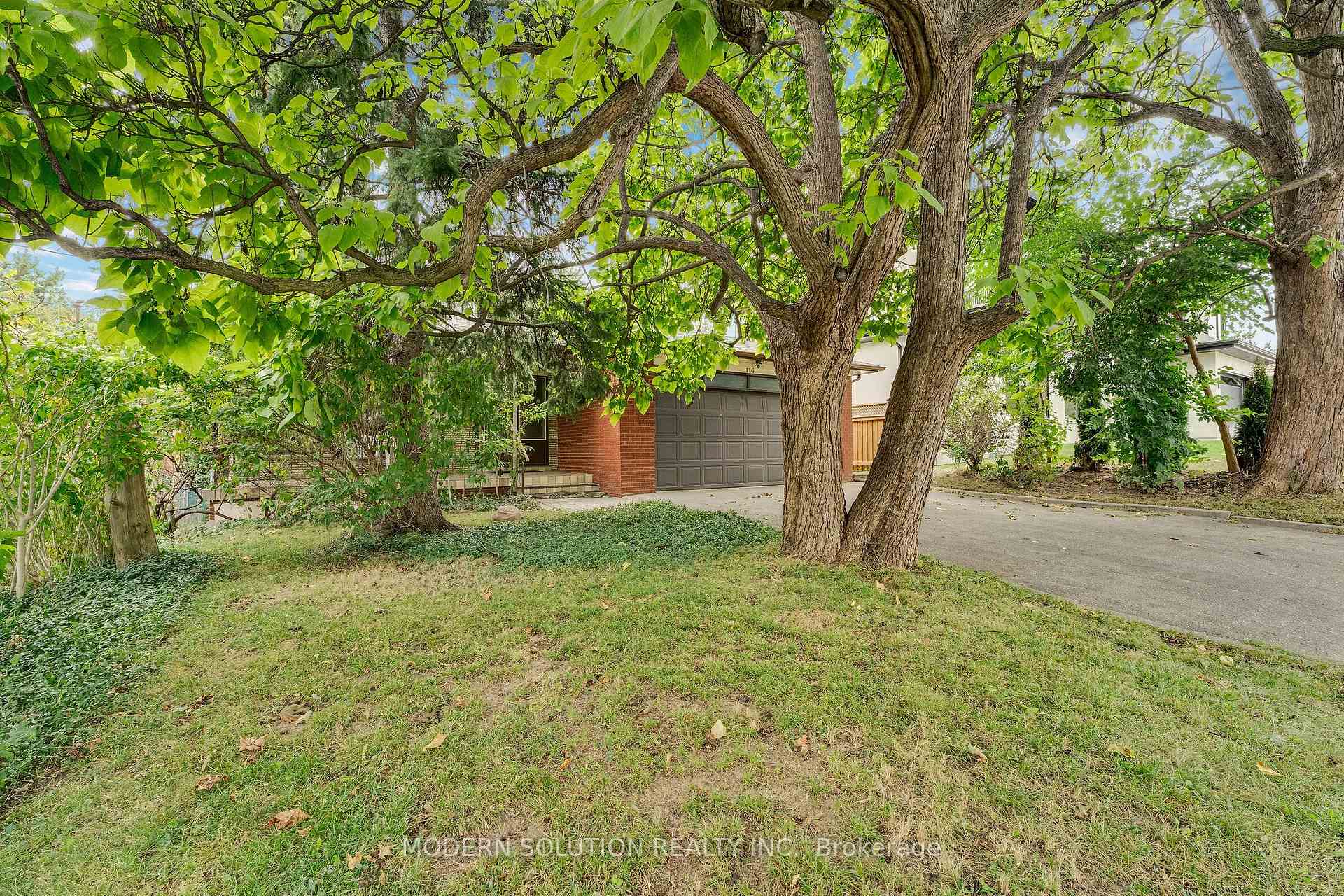 Photo 2 of 114 Elmcrest Road, Etobicoke, Eringate-Centennial-West Deane — HOMEH