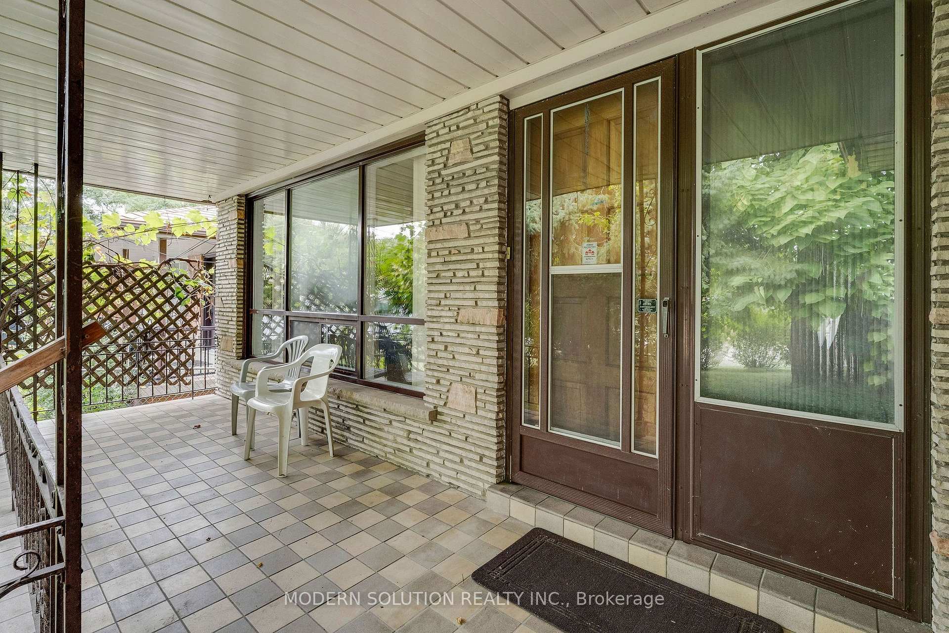 Photo 6 of 114 Elmcrest Road, Etobicoke, Eringate-Centennial-West Deane — HOMEH
