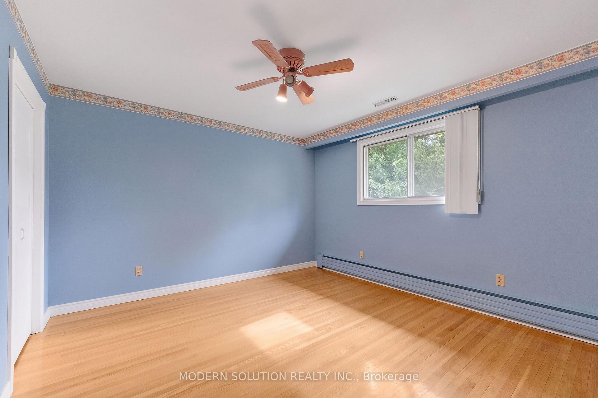 Photo 17 of 114 Elmcrest Road, Etobicoke, Eringate-Centennial-West Deane — HOMEH
