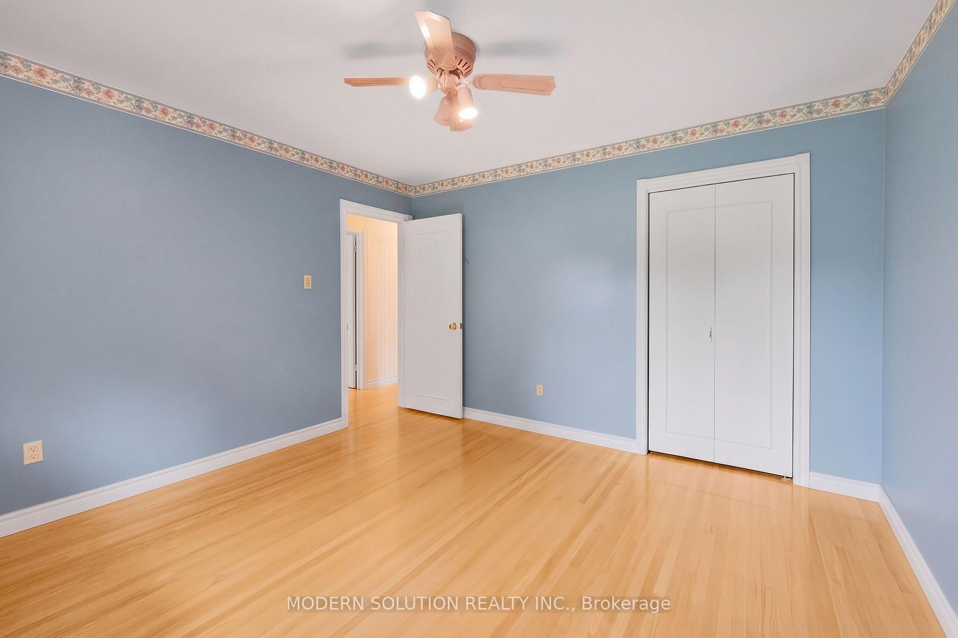 Photo 18 of 114 Elmcrest Road, Etobicoke, Eringate-Centennial-West Deane — HOMEH