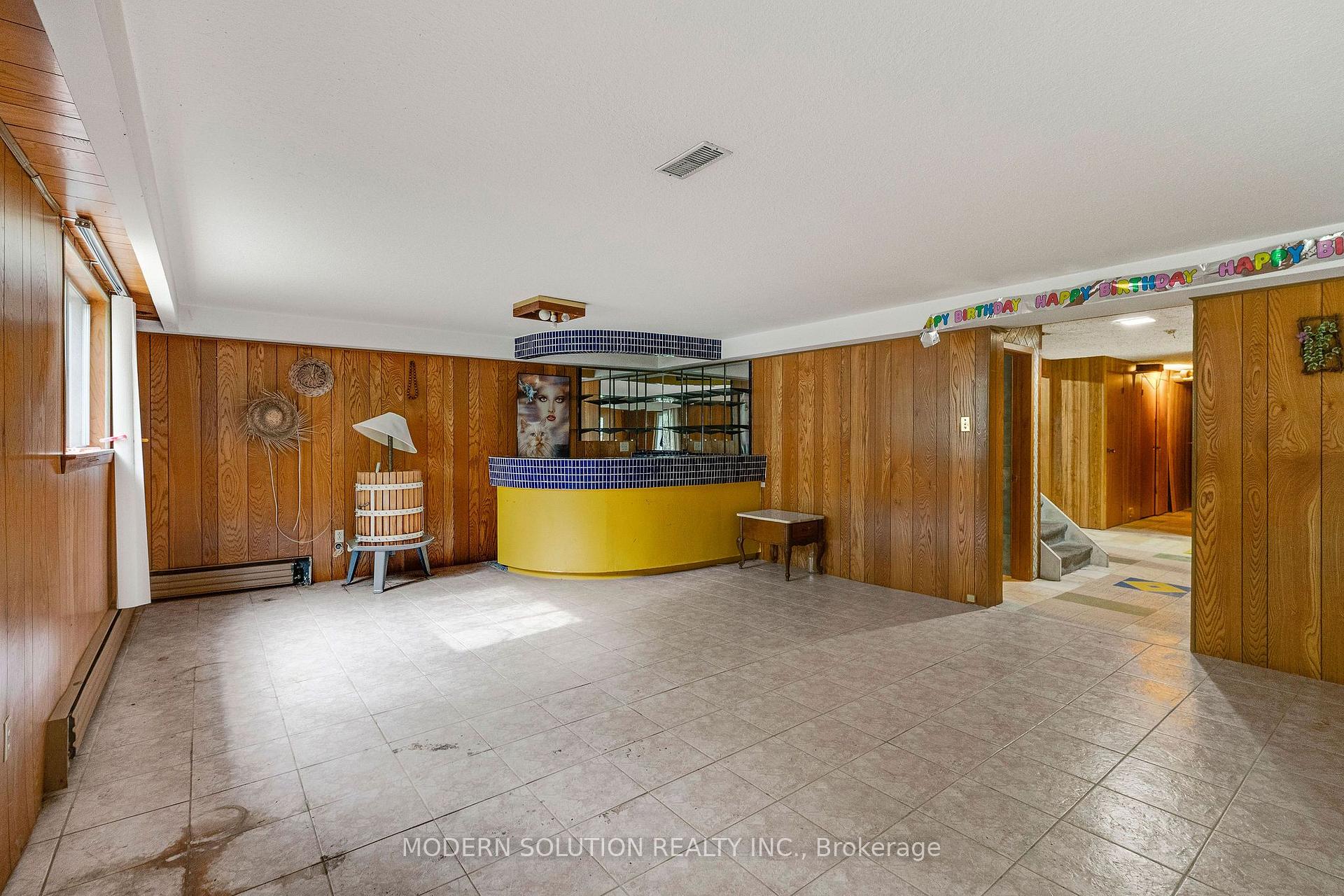 Photo 24 of 114 Elmcrest Road, Etobicoke, Eringate-Centennial-West Deane — HOMEH