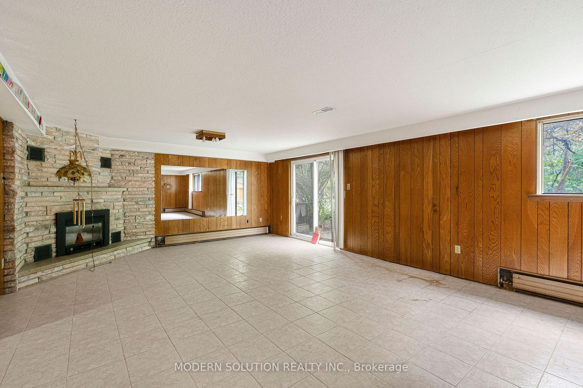 Photo 25 of 114 Elmcrest Road, Etobicoke, Eringate-Centennial-West Deane — HOMEH