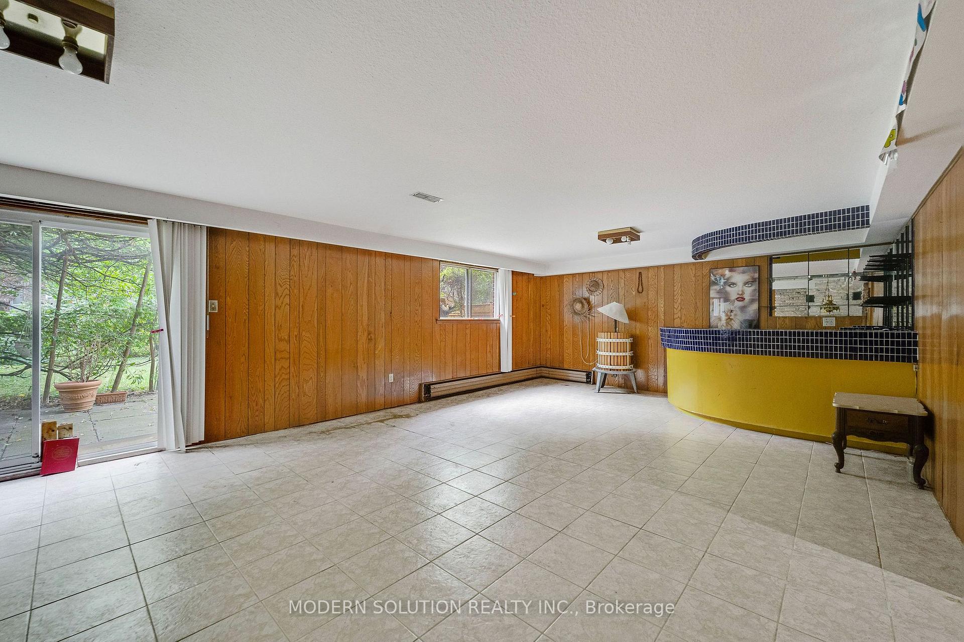 Photo 26 of 114 Elmcrest Road, Etobicoke, Eringate-Centennial-West Deane — HOMEH