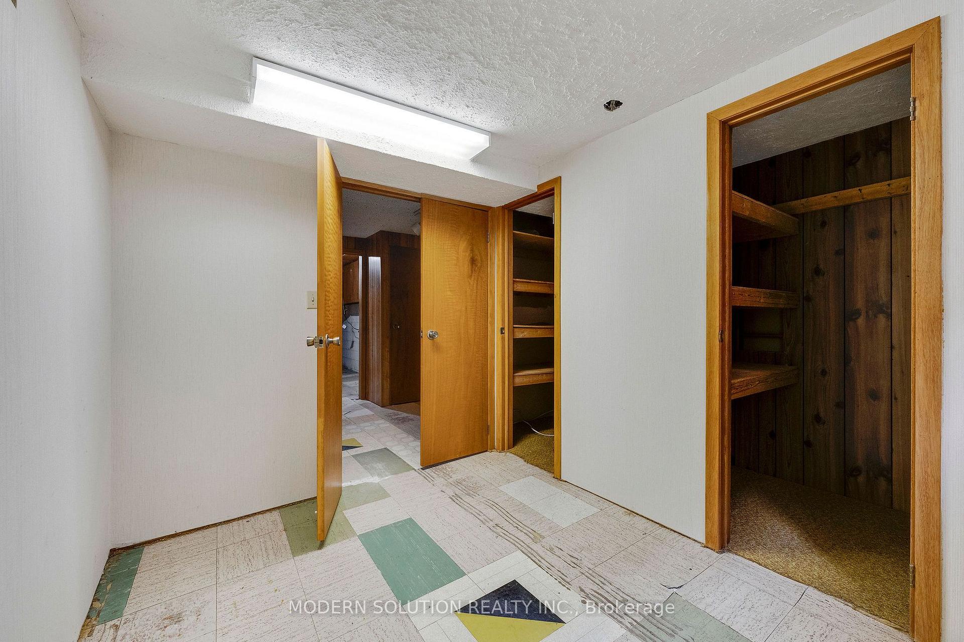 Photo 28 of 114 Elmcrest Road, Etobicoke, Eringate-Centennial-West Deane — HOMEH