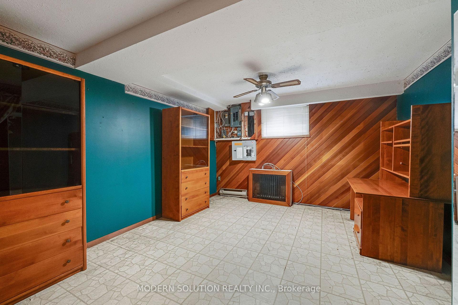 Photo 29 of 114 Elmcrest Road, Etobicoke, Eringate-Centennial-West Deane — HOMEH