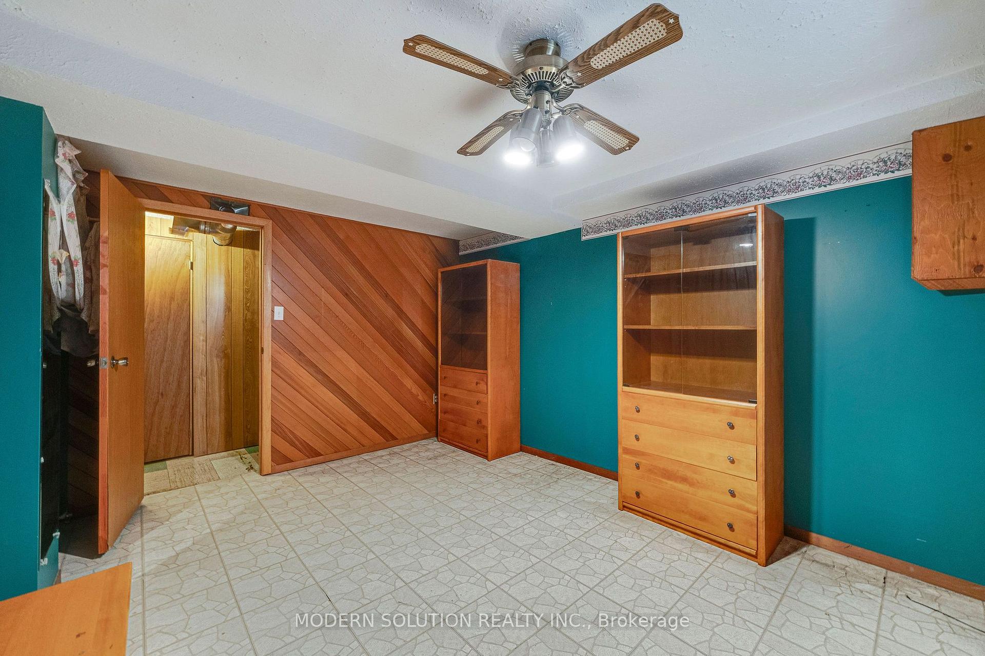 Photo 30 of 114 Elmcrest Road, Etobicoke, Eringate-Centennial-West Deane — HOMEH