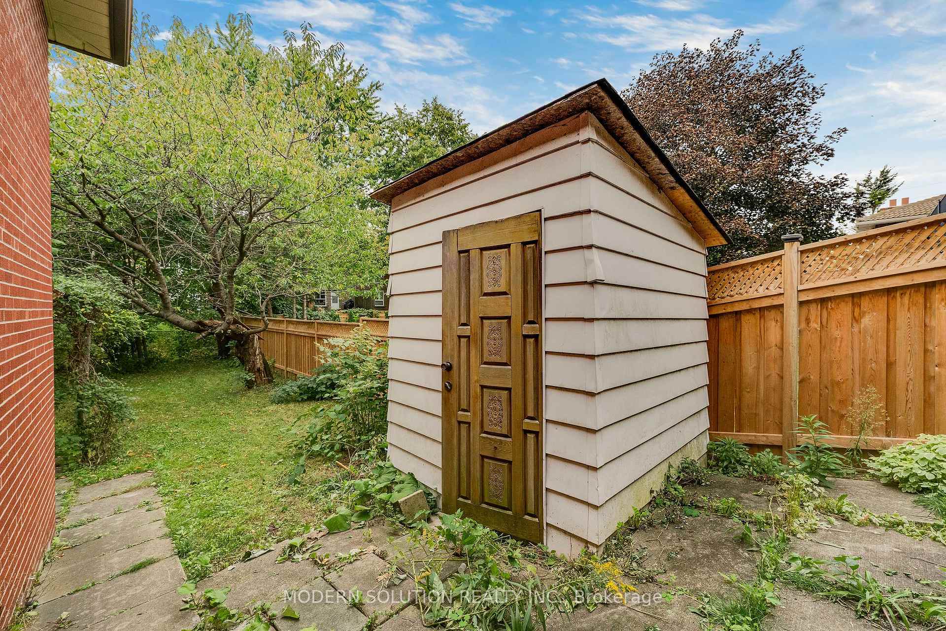 Photo 35 of 114 Elmcrest Road, Etobicoke, Eringate-Centennial-West Deane — HOMEH