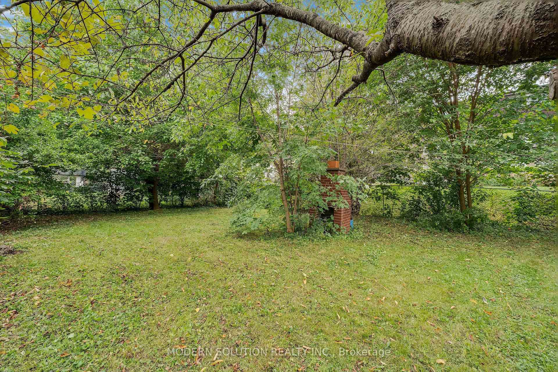 Photo 37 of 114 Elmcrest Road, Etobicoke, Eringate-Centennial-West Deane — HOMEH