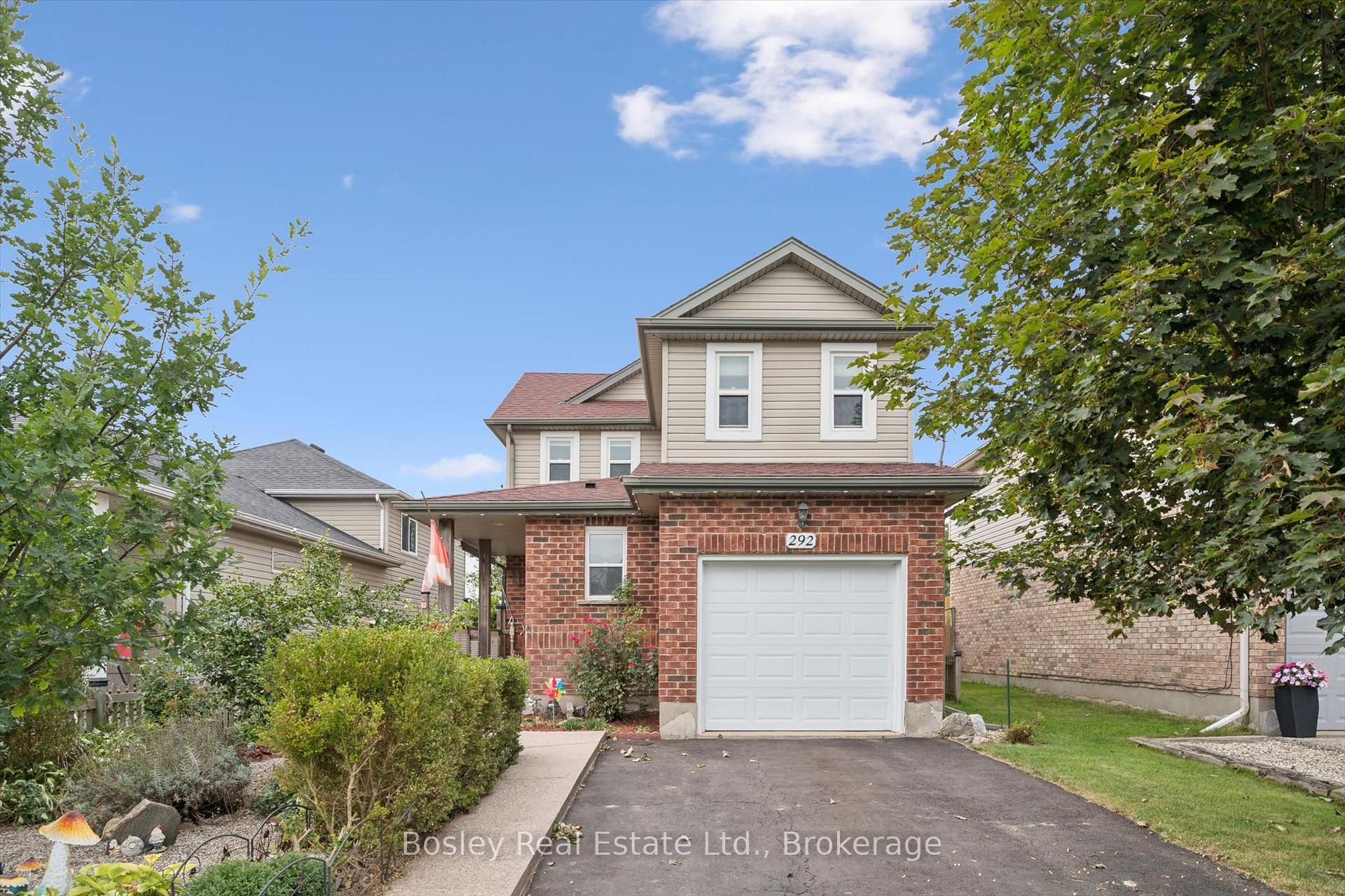 Photo 1 of 292 Millburn Boulevard, Centre Wellington, Fergus — HOMEH