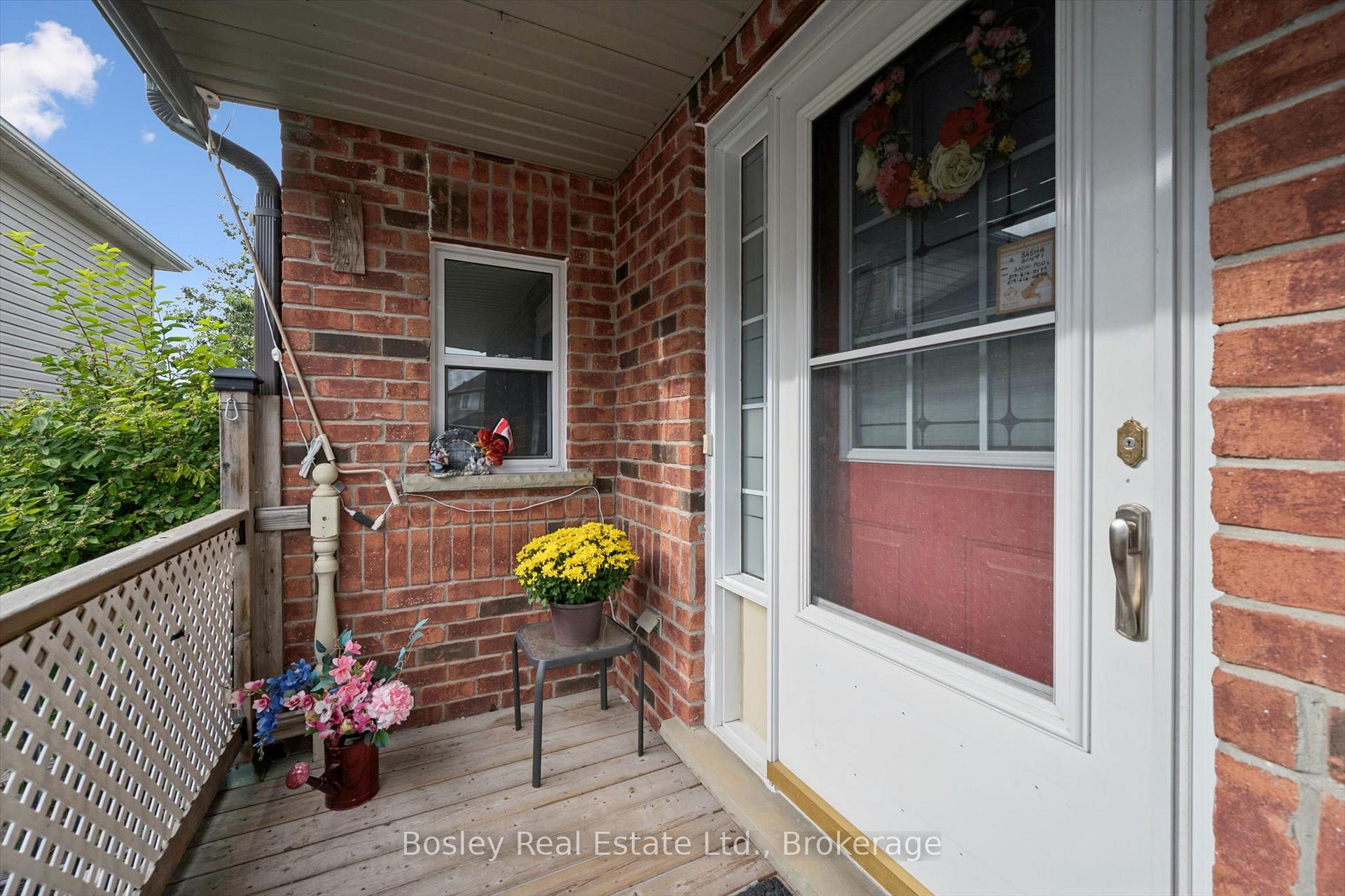 Photo 7 of 292 Millburn Boulevard, Centre Wellington, Fergus — HOMEH
