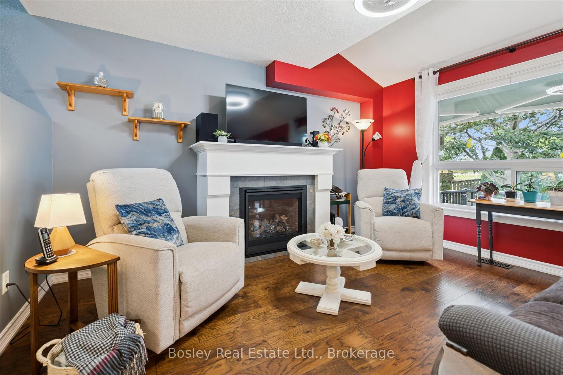 Photo 15 of 292 Millburn Boulevard, Centre Wellington, Fergus — HOMEH