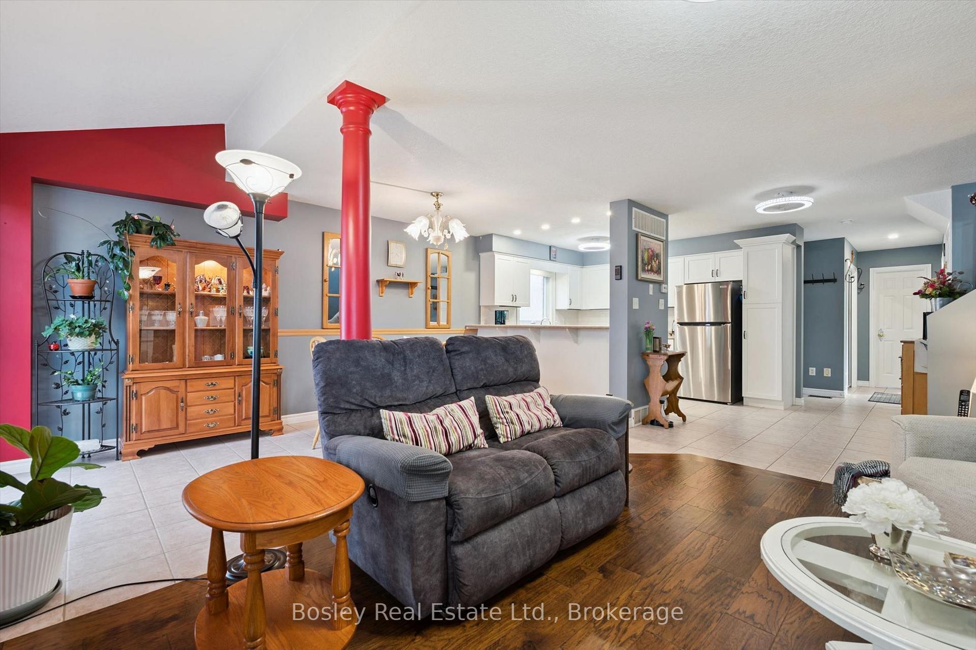 Photo 18 of 292 Millburn Boulevard, Centre Wellington, Fergus — HOMEH