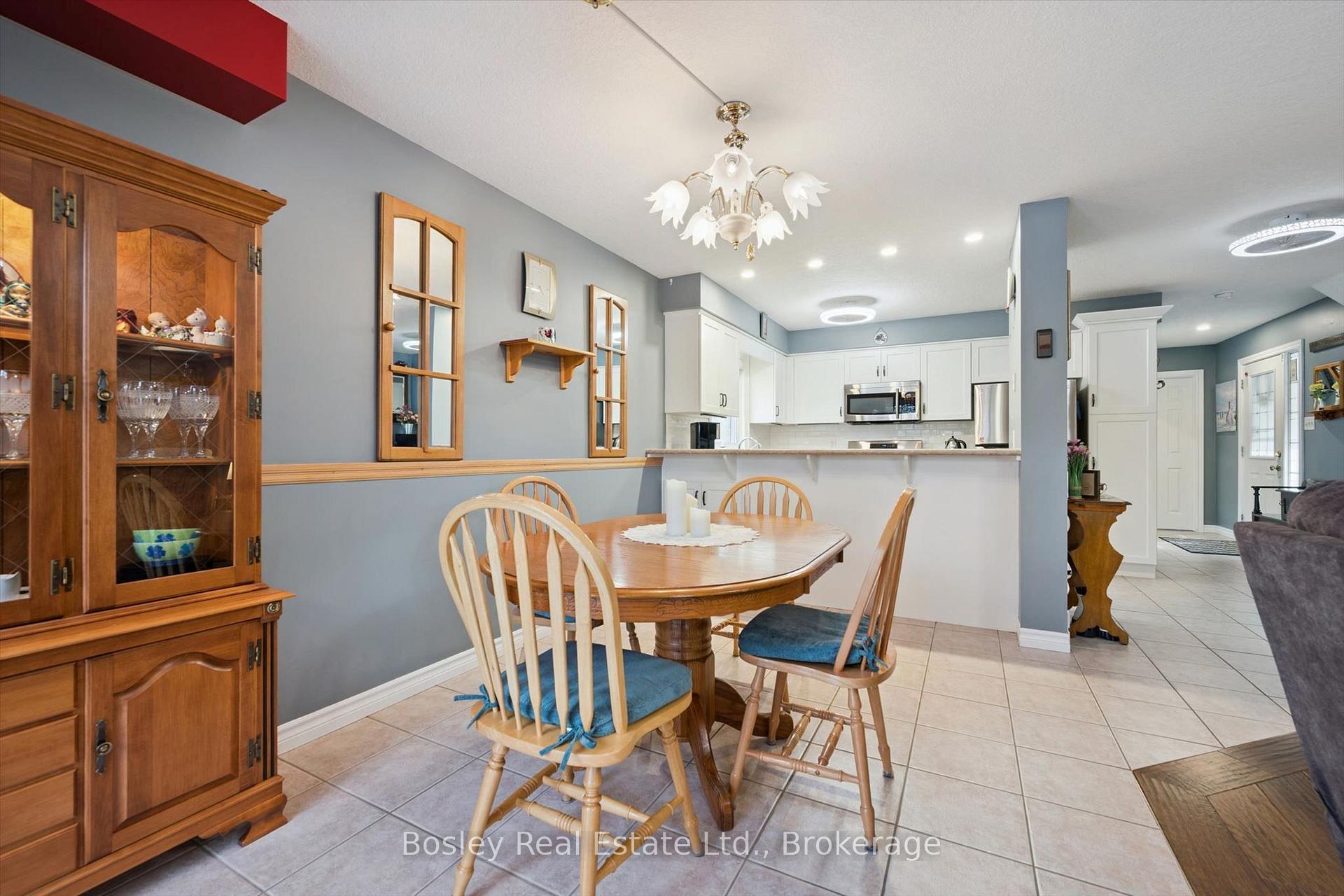 Photo 20 of 292 Millburn Boulevard, Centre Wellington, Fergus — HOMEH