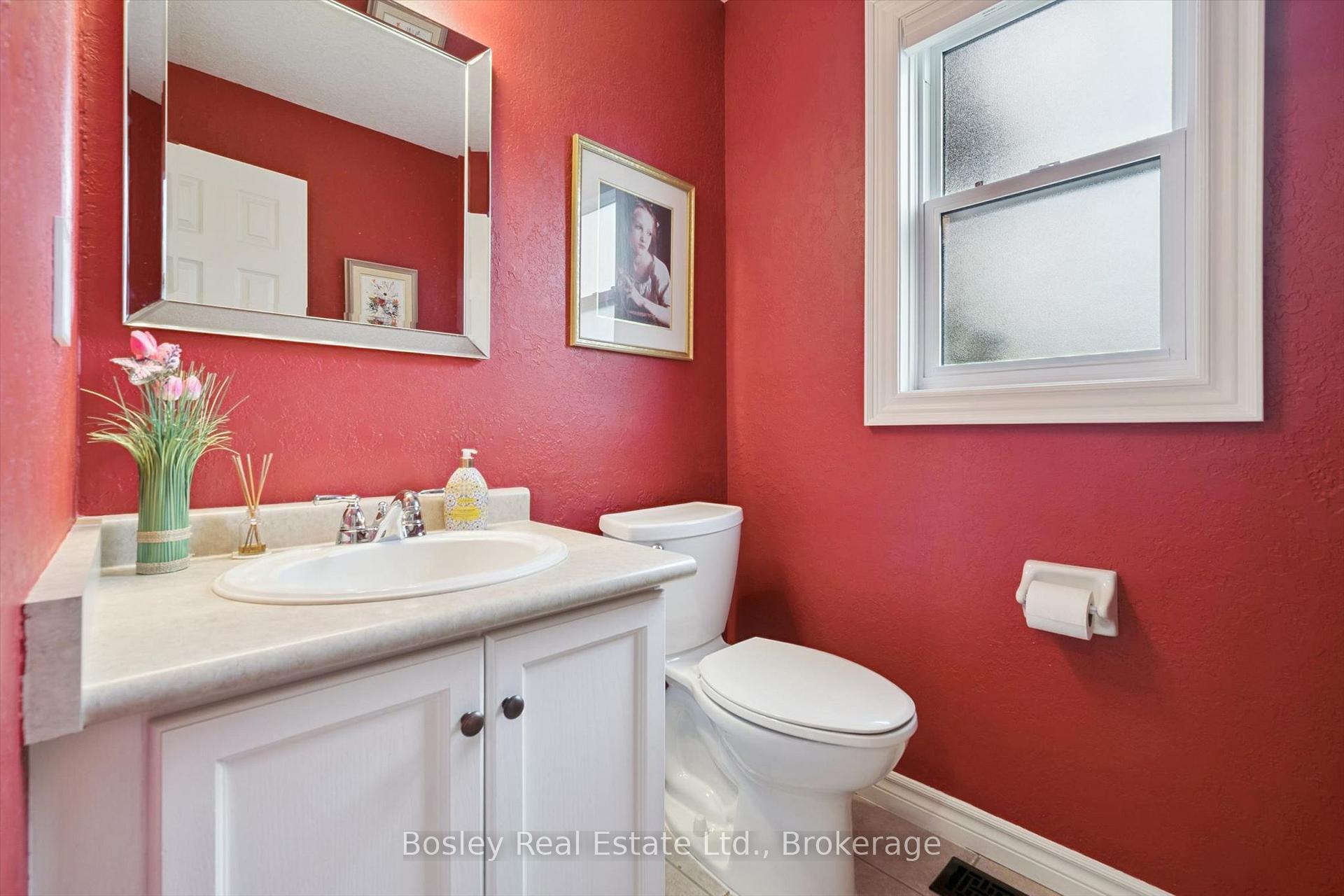 Photo 22 of 292 Millburn Boulevard, Centre Wellington, Fergus — HOMEH