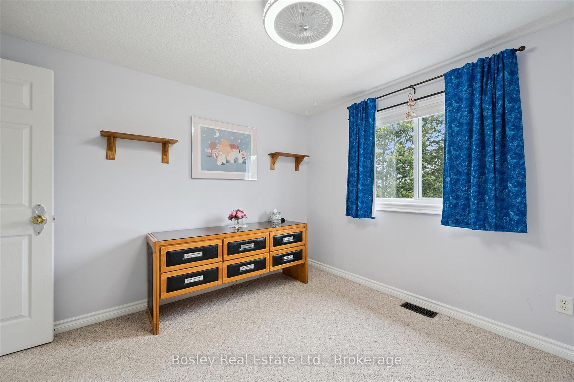 Photo 27 of 292 Millburn Boulevard, Centre Wellington, Fergus — HOMEH