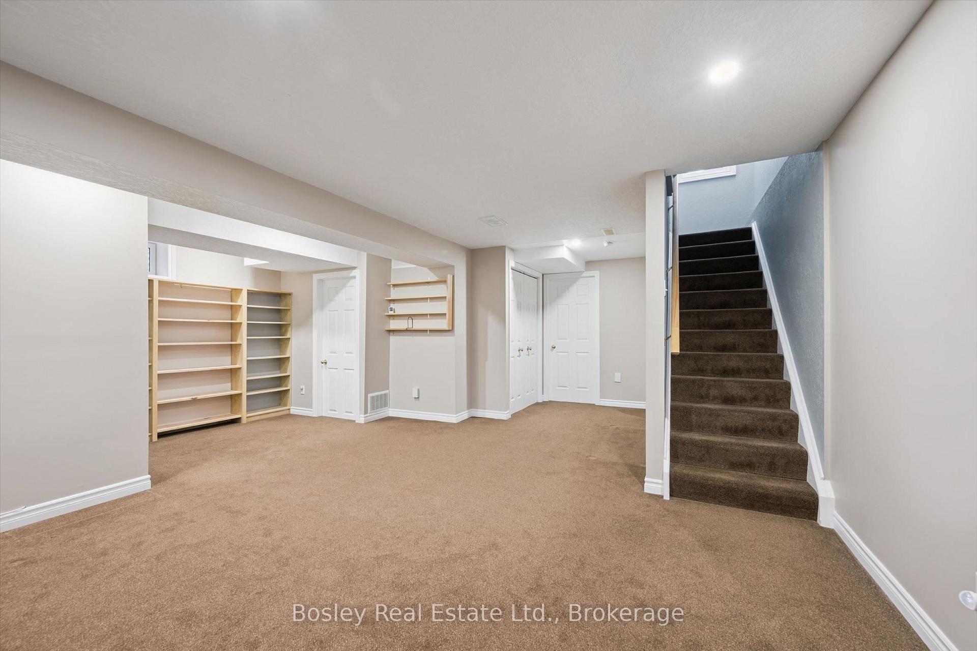 Photo 29 of 292 Millburn Boulevard, Centre Wellington, Fergus — HOMEH