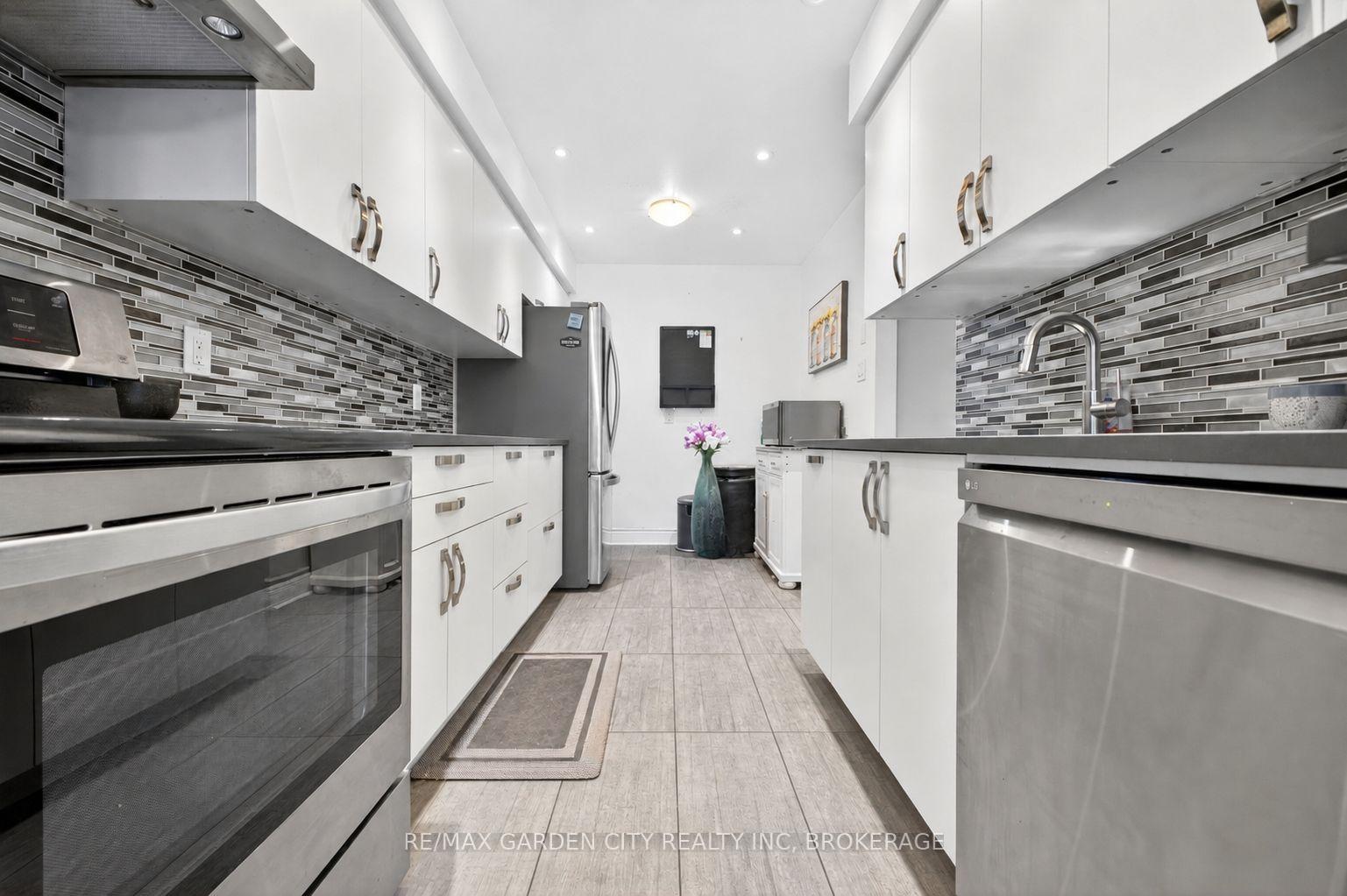 Front of Unit 8, 3008 Palmer Drive