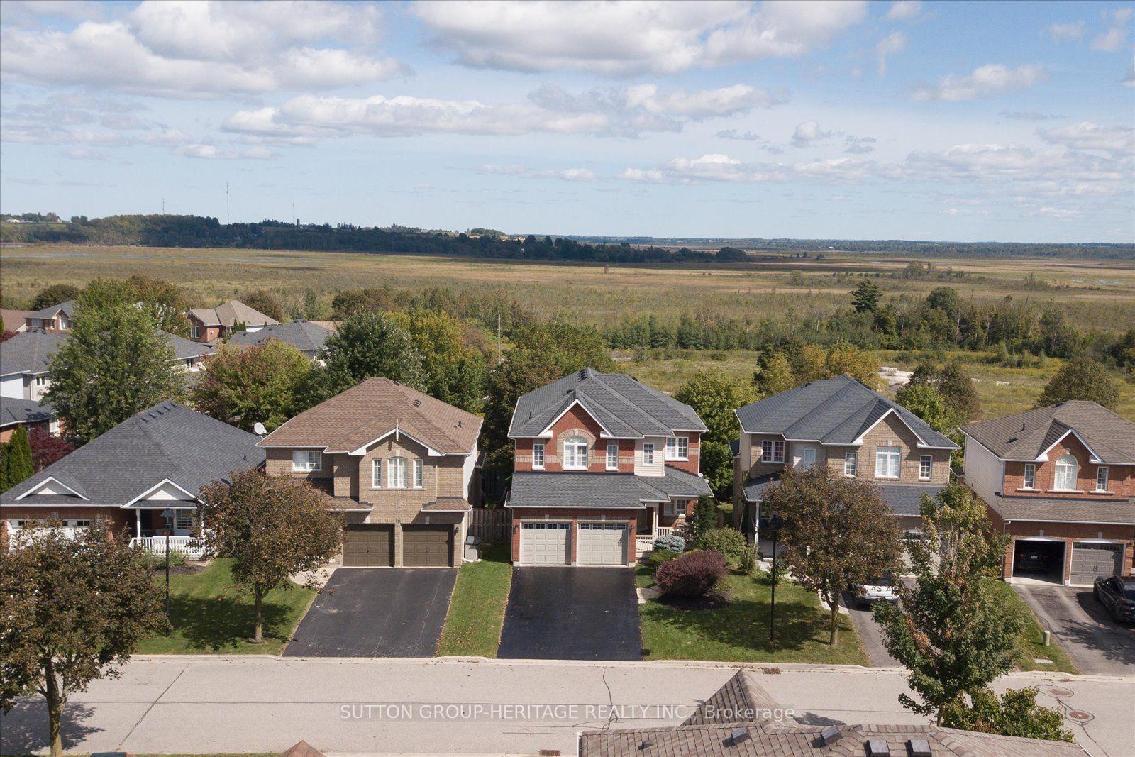 Photo 2 of 83 Calwell Drive, Scugog, Port Perry — HOMEH