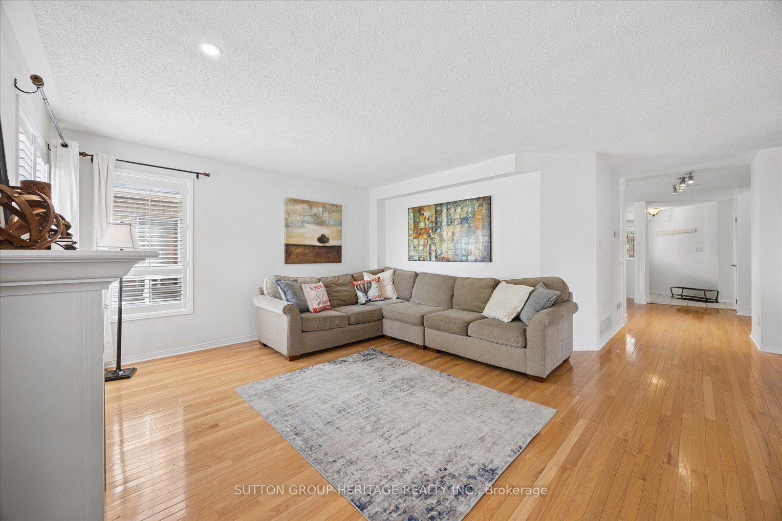 Photo 11 of 83 Calwell Drive, Scugog, Port Perry — HOMEH