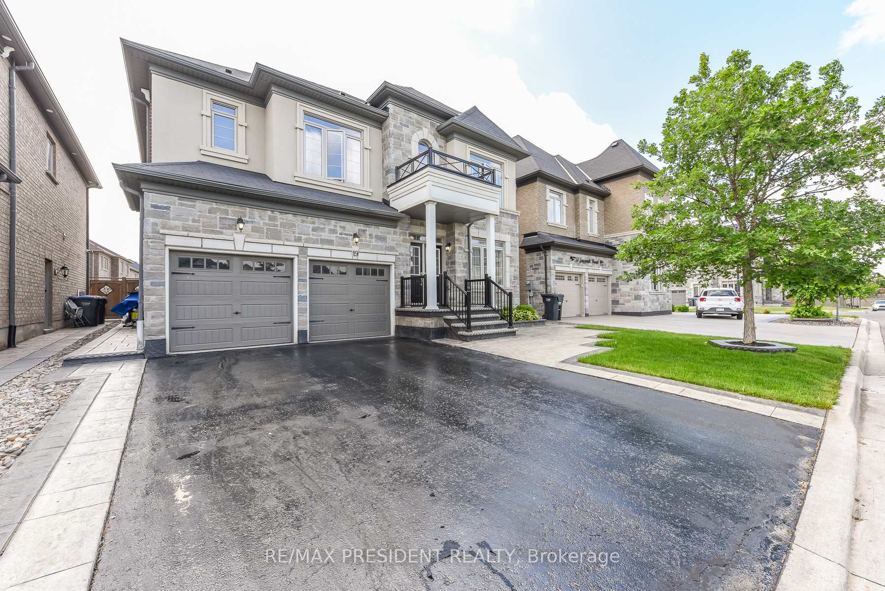 Photo of 19 Jaypeak Road N