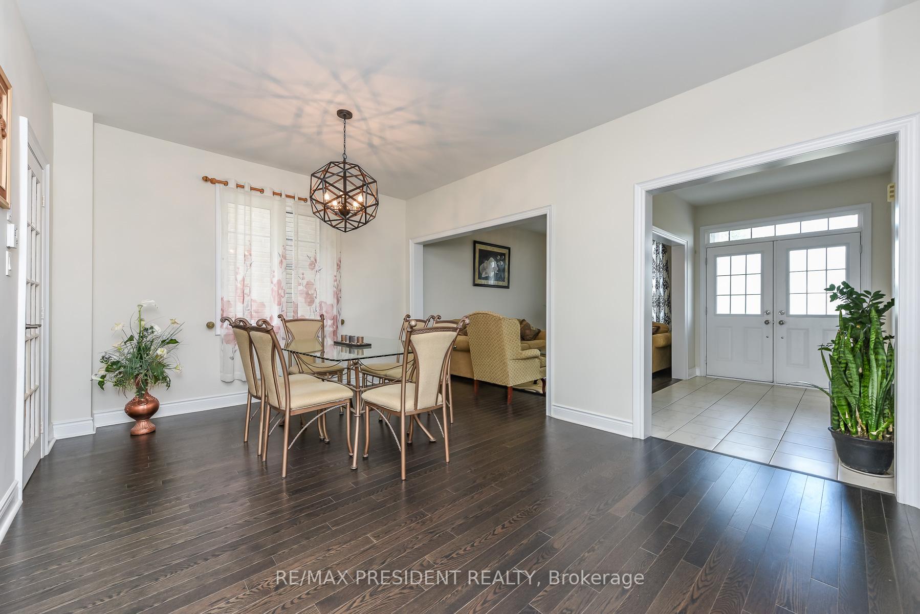 Photo 13 of 19 Jaypeak Road N, Brampton, Toronto Gore Rural Estate — HOMEH