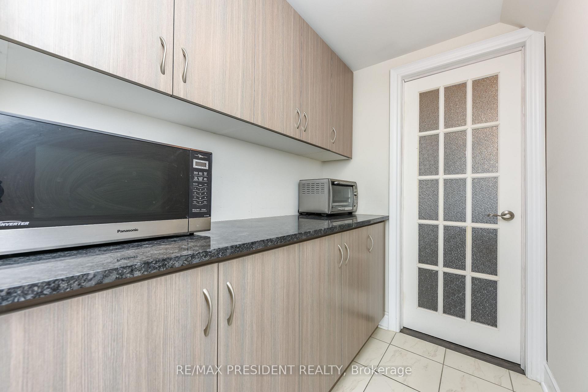 Photo 14 of 19 Jaypeak Road N, Brampton, Toronto Gore Rural Estate — HOMEH