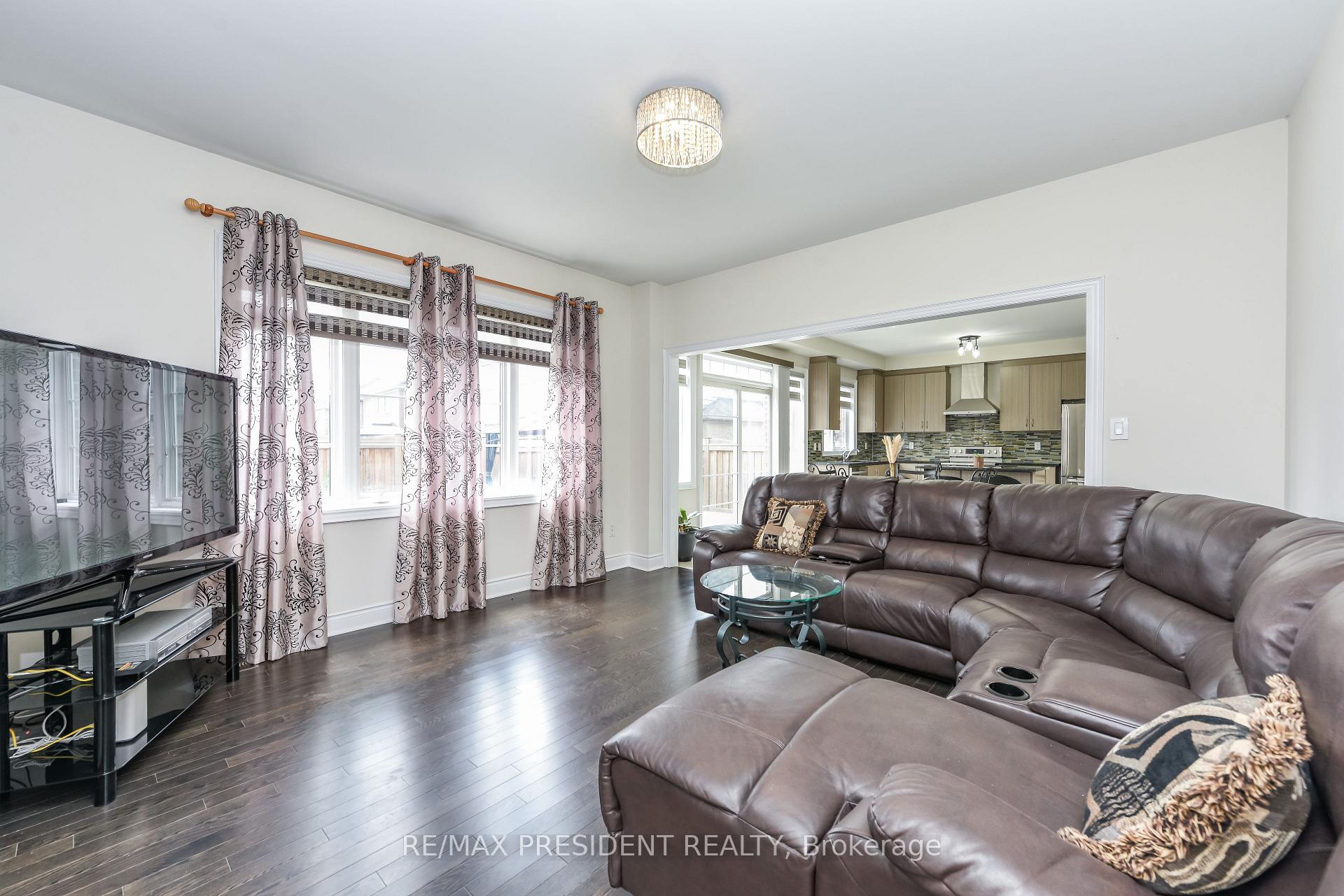 Photo 15 of 19 Jaypeak Road N, Brampton, Toronto Gore Rural Estate — HOMEH