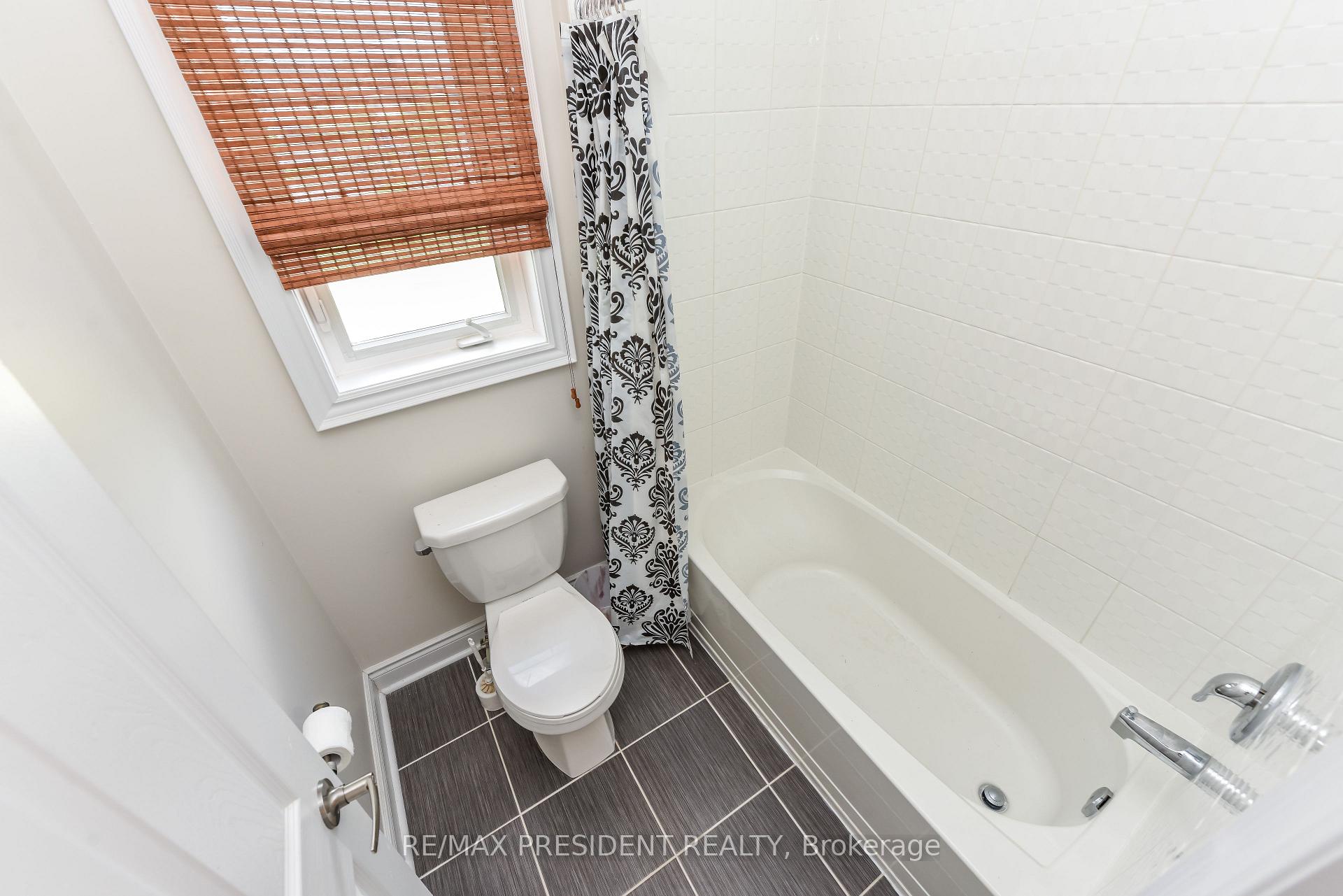 Photo 24 of 19 Jaypeak Road N, Brampton, Toronto Gore Rural Estate — HOMEH