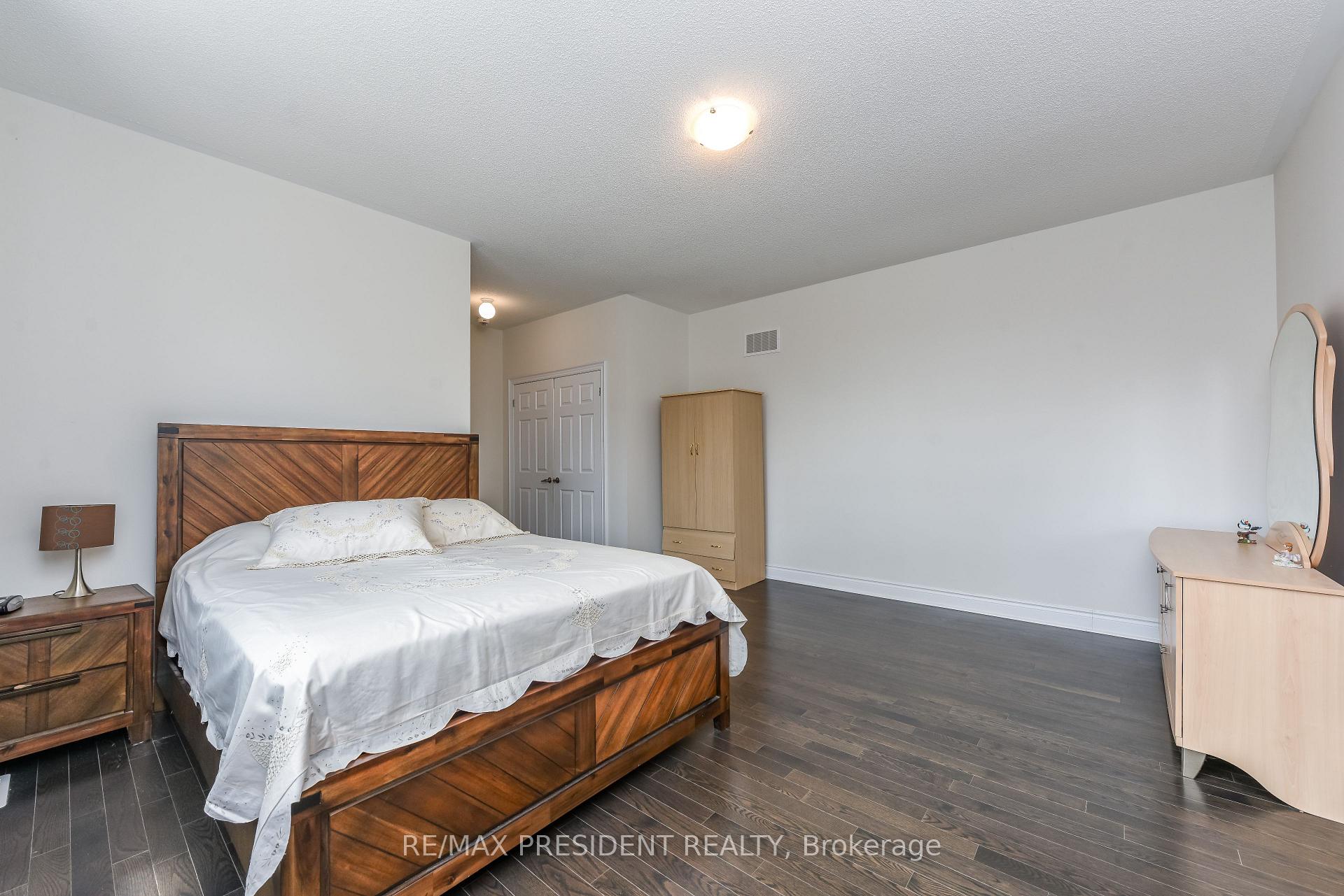 Photo 29 of 19 Jaypeak Road N, Brampton, Toronto Gore Rural Estate — HOMEH
