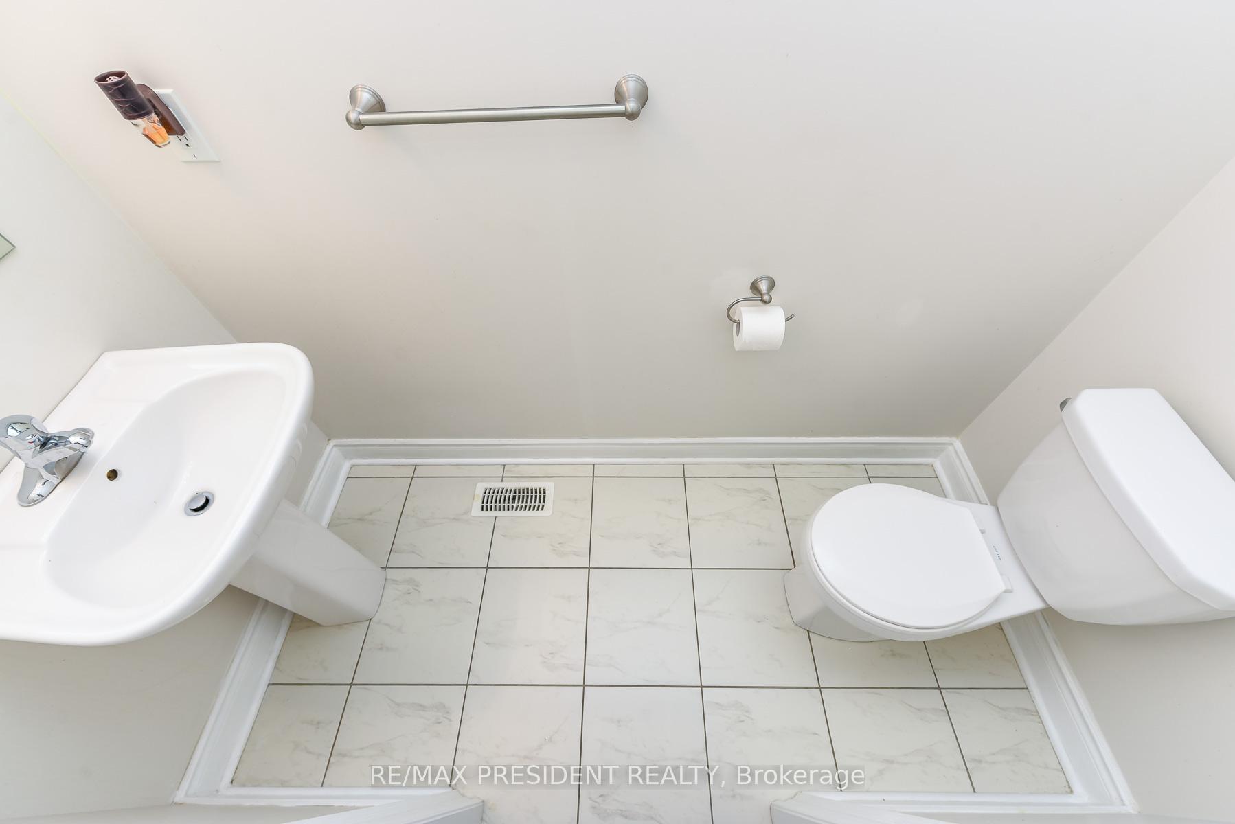 Photo 35 of 19 Jaypeak Road N, Brampton, Toronto Gore Rural Estate — HOMEH