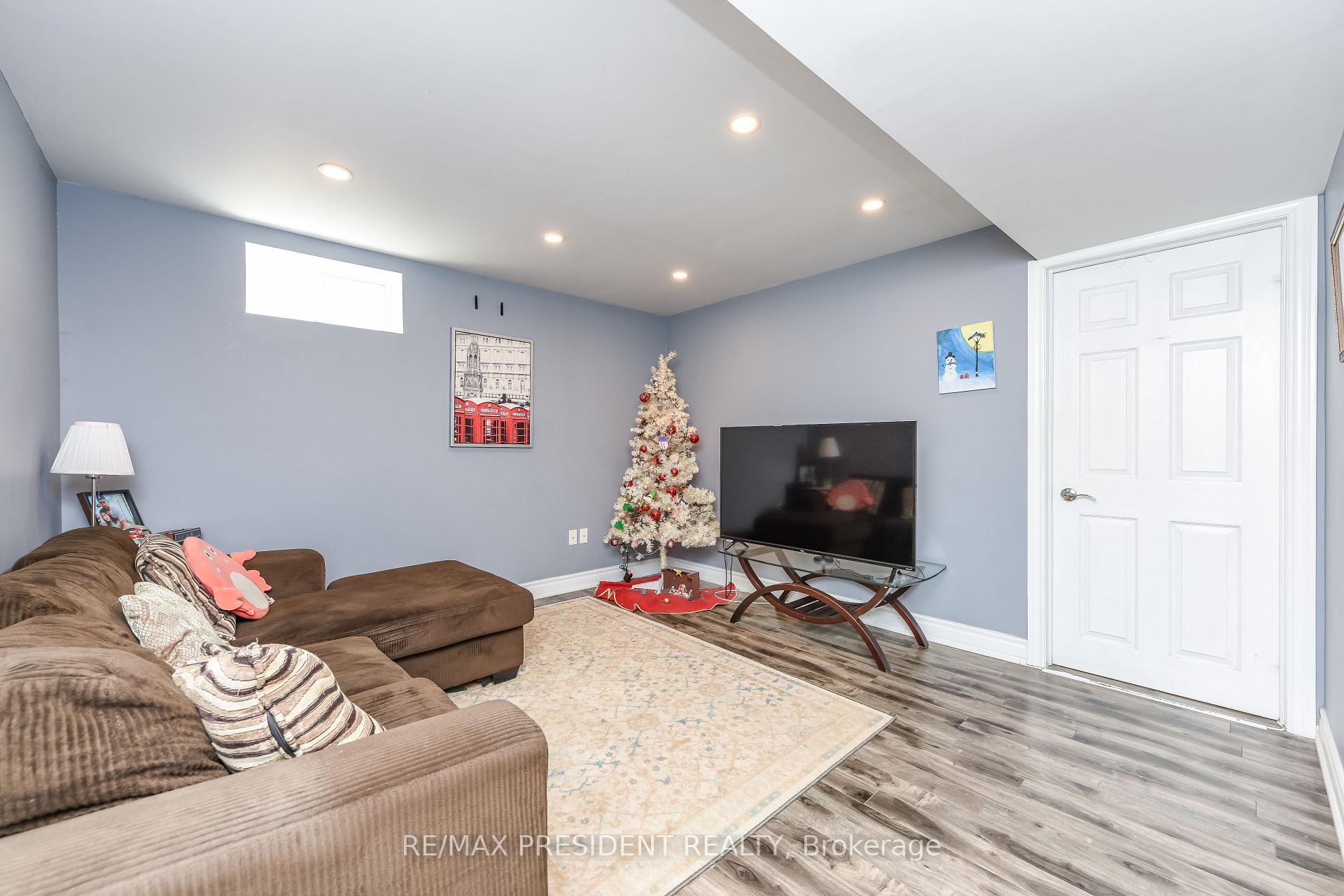 Photo 40 of 19 Jaypeak Road N, Brampton, Toronto Gore Rural Estate — HOMEH