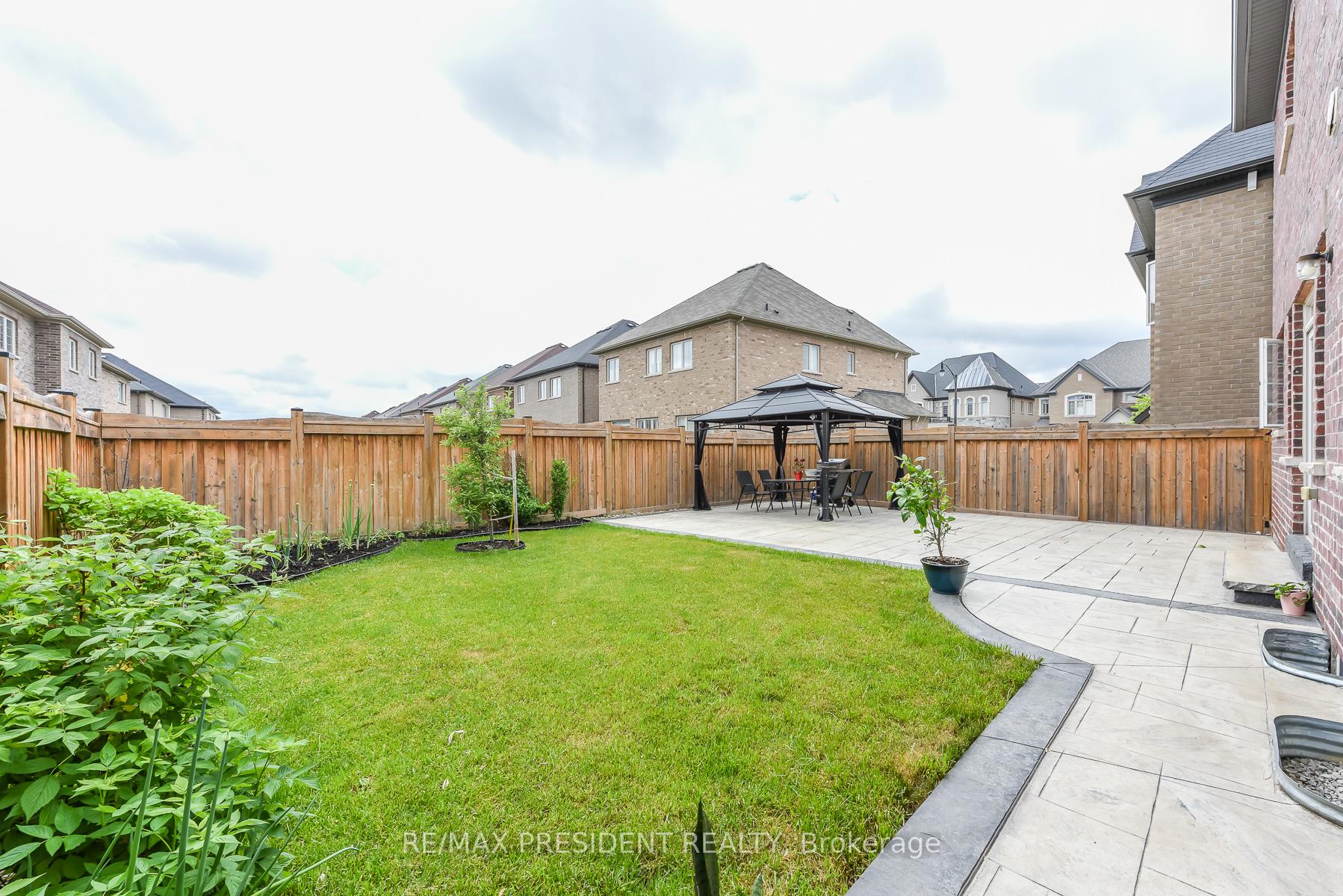 Photo 43 of 19 Jaypeak Road N, Brampton, Toronto Gore Rural Estate — HOMEH