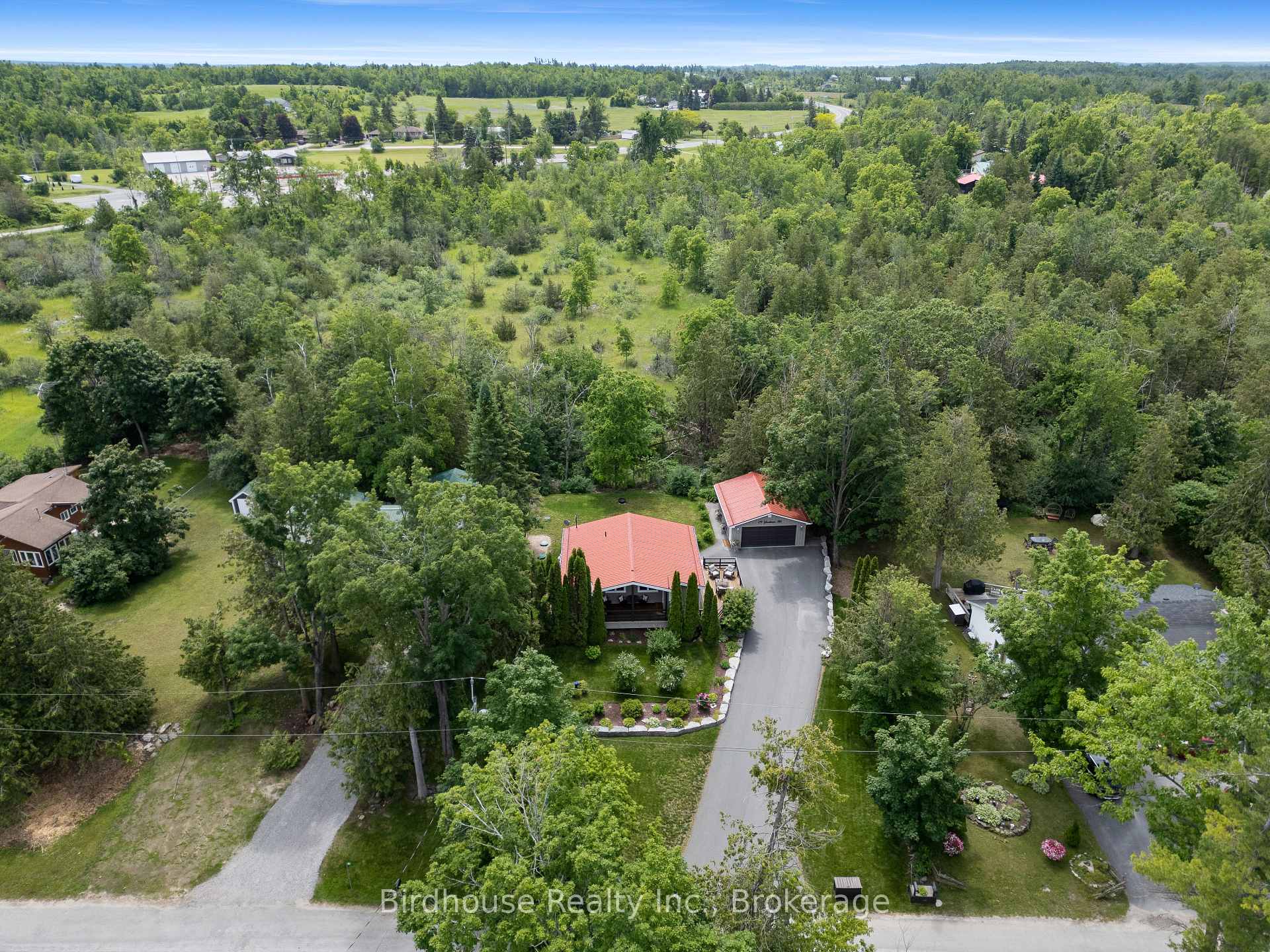 Photo 3 of 29 Goodman Road, Kawartha Lakes, Fenelon Falls — HOMEH