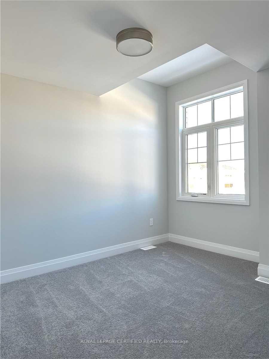 Photo 15 of 30 Periwinkle Road, Springwater, Midhurst — HOMEH