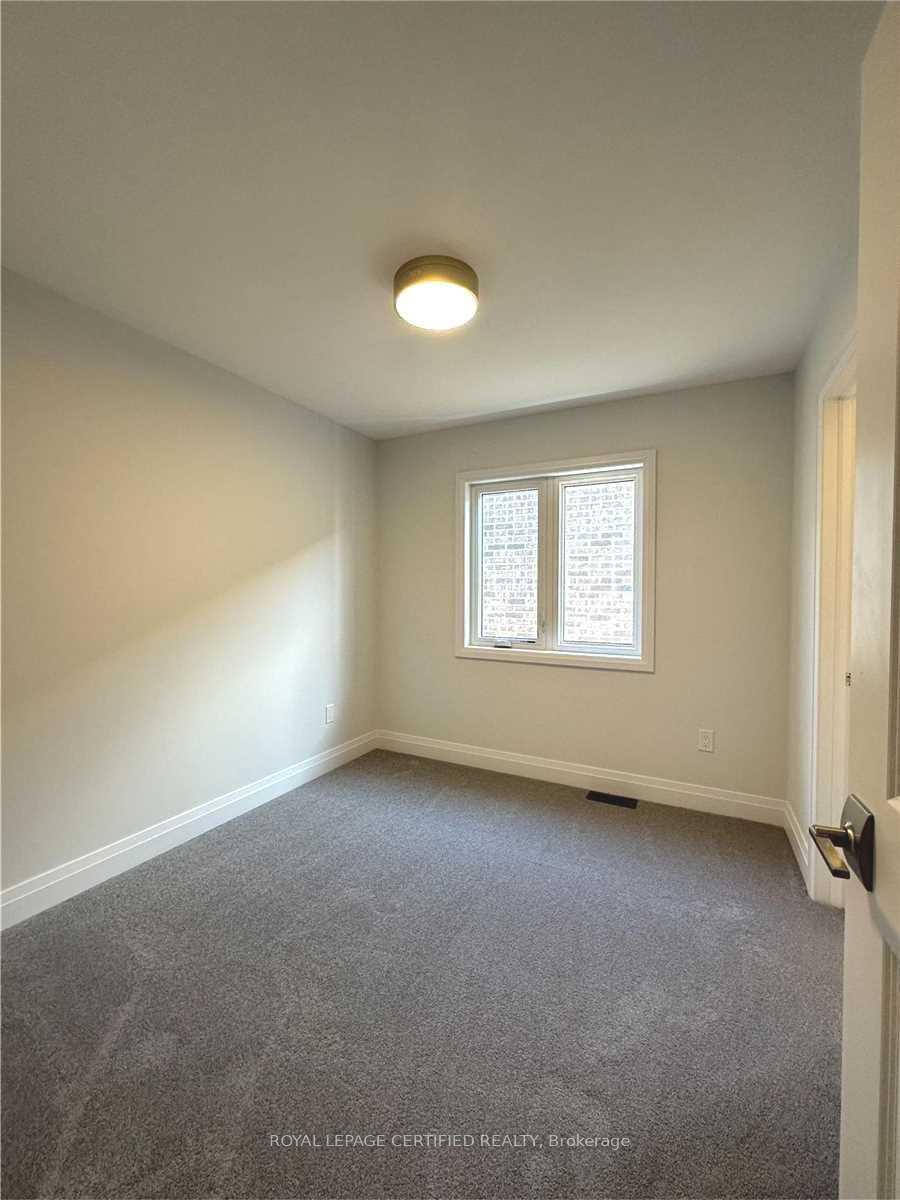 Photo 17 of 30 Periwinkle Road, Springwater, Midhurst — HOMEH