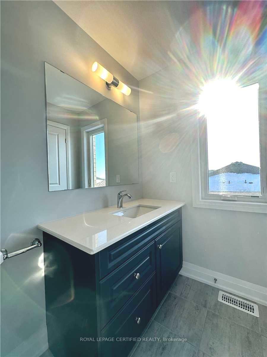 Photo 23 of 30 Periwinkle Road, Springwater, Midhurst — HOMEH