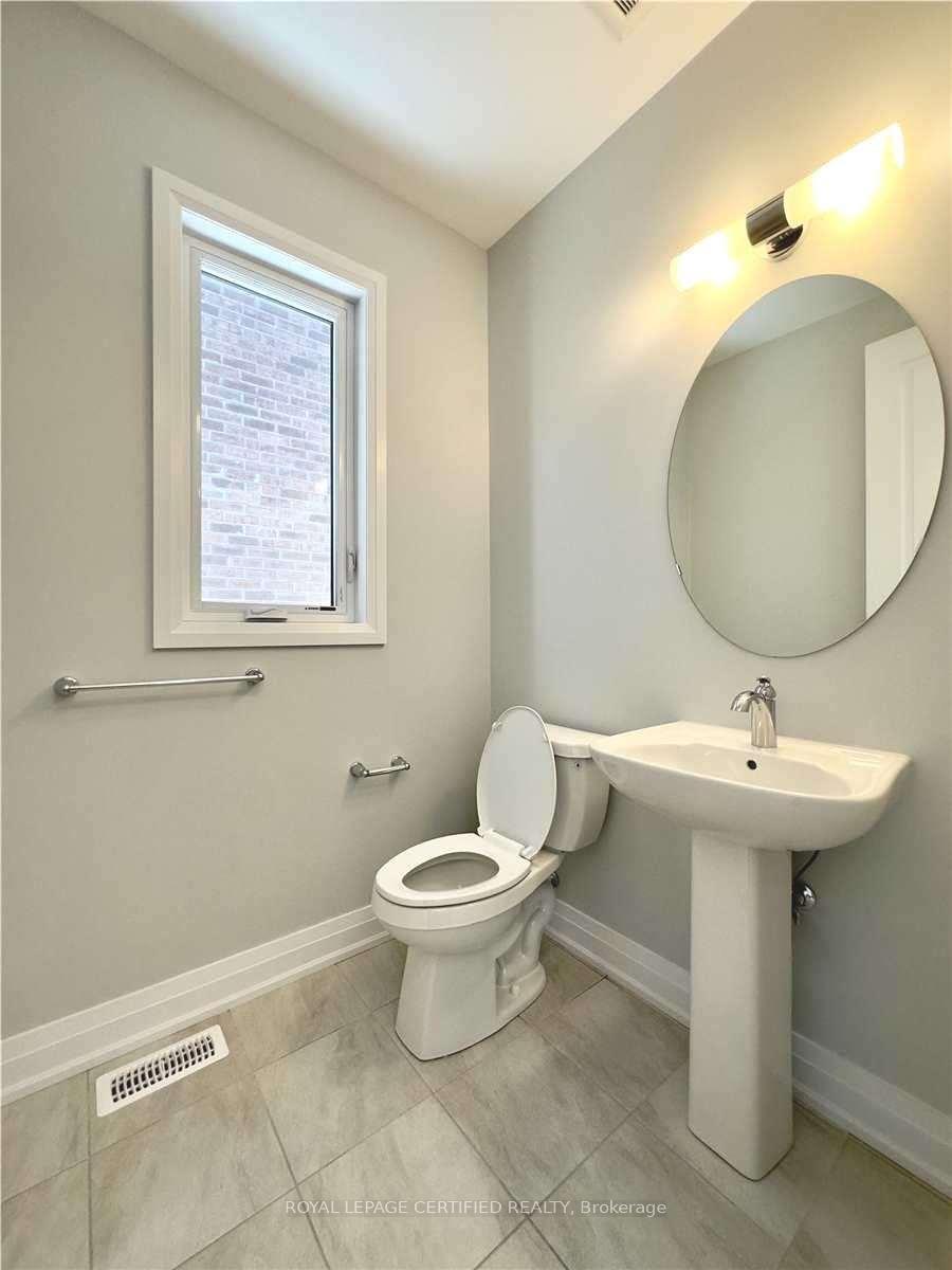 Photo 24 of 30 Periwinkle Road, Springwater, Midhurst — HOMEH