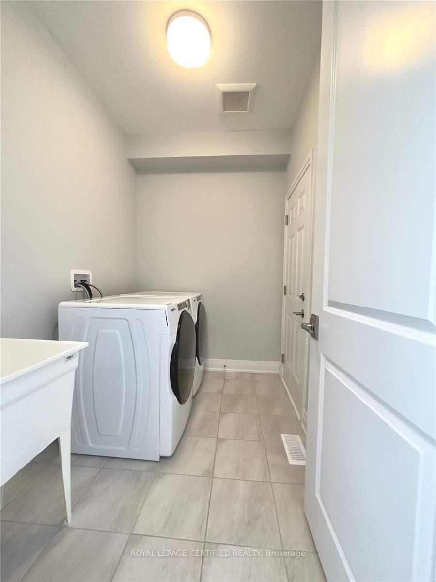 Photo 26 of 30 Periwinkle Road, Springwater, Midhurst — HOMEH