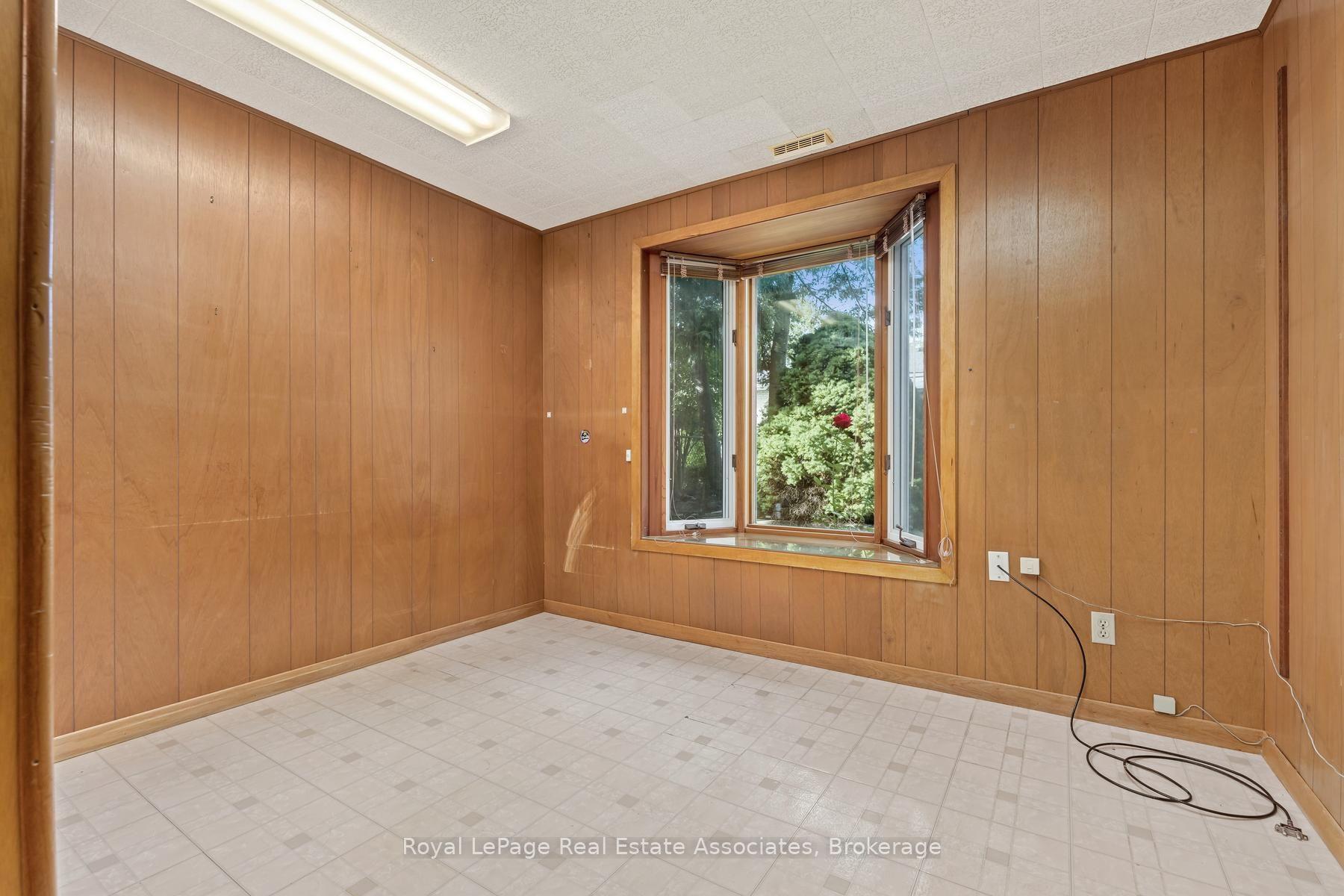 Photo 7 of 59 Alanmeade Crescent, Etobicoke, Islington-City Centre West — HOMEH