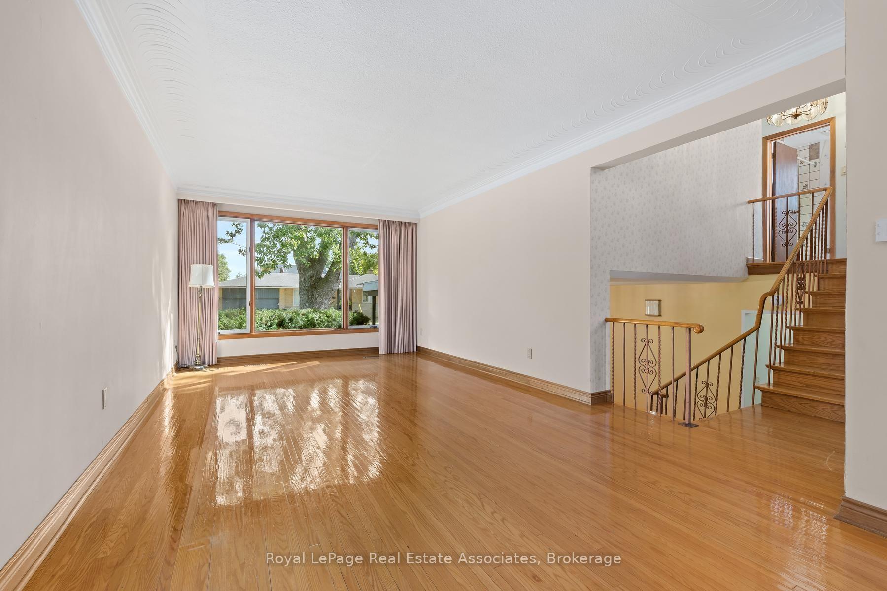 Photo 14 of 59 Alanmeade Crescent, Etobicoke, Islington-City Centre West — HOMEH